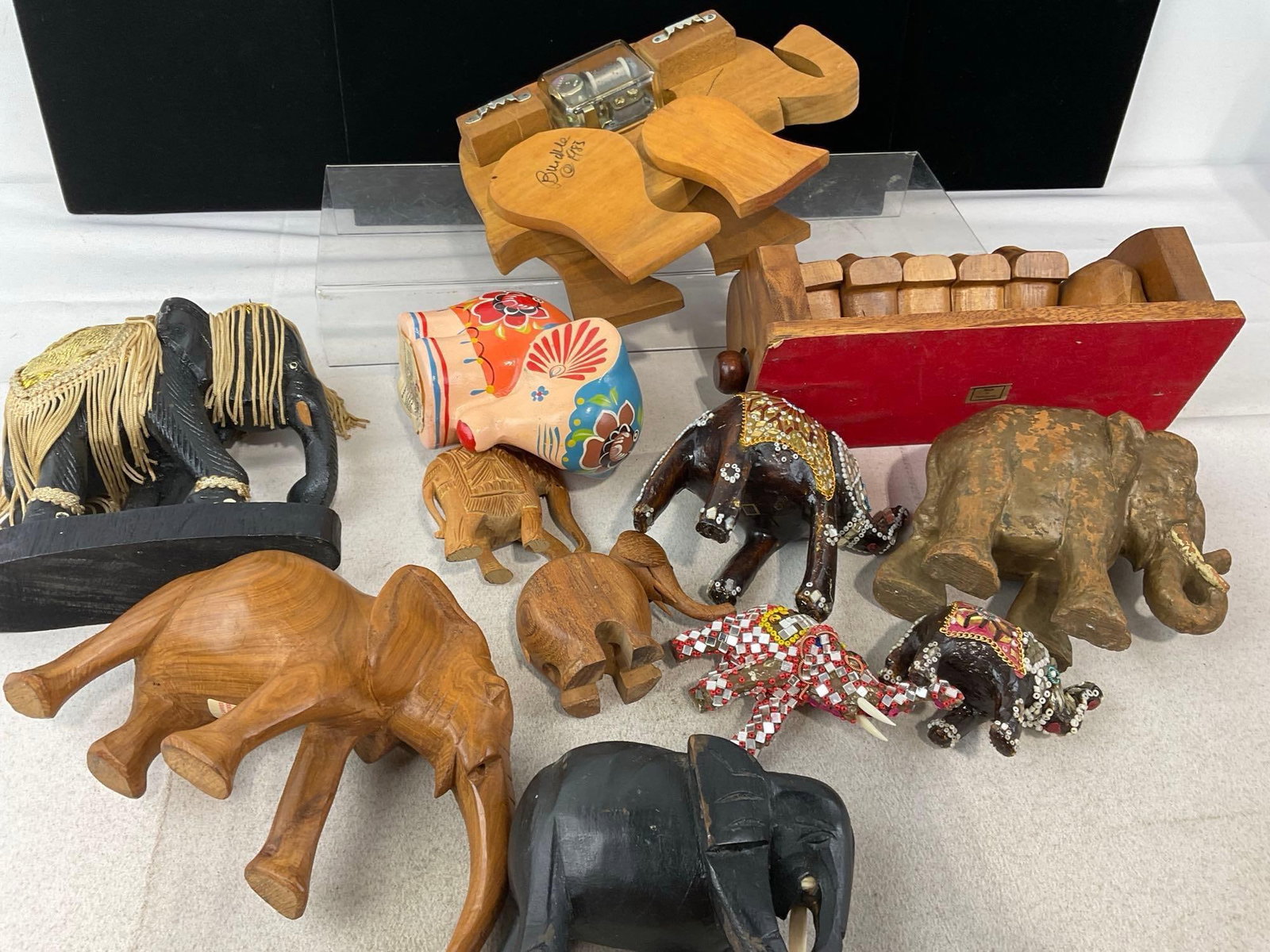 Elephant Shaped Wooden Carved Napkin Rings, Music Box, Figurines, Russian Painted Ceramic Figure - 5
