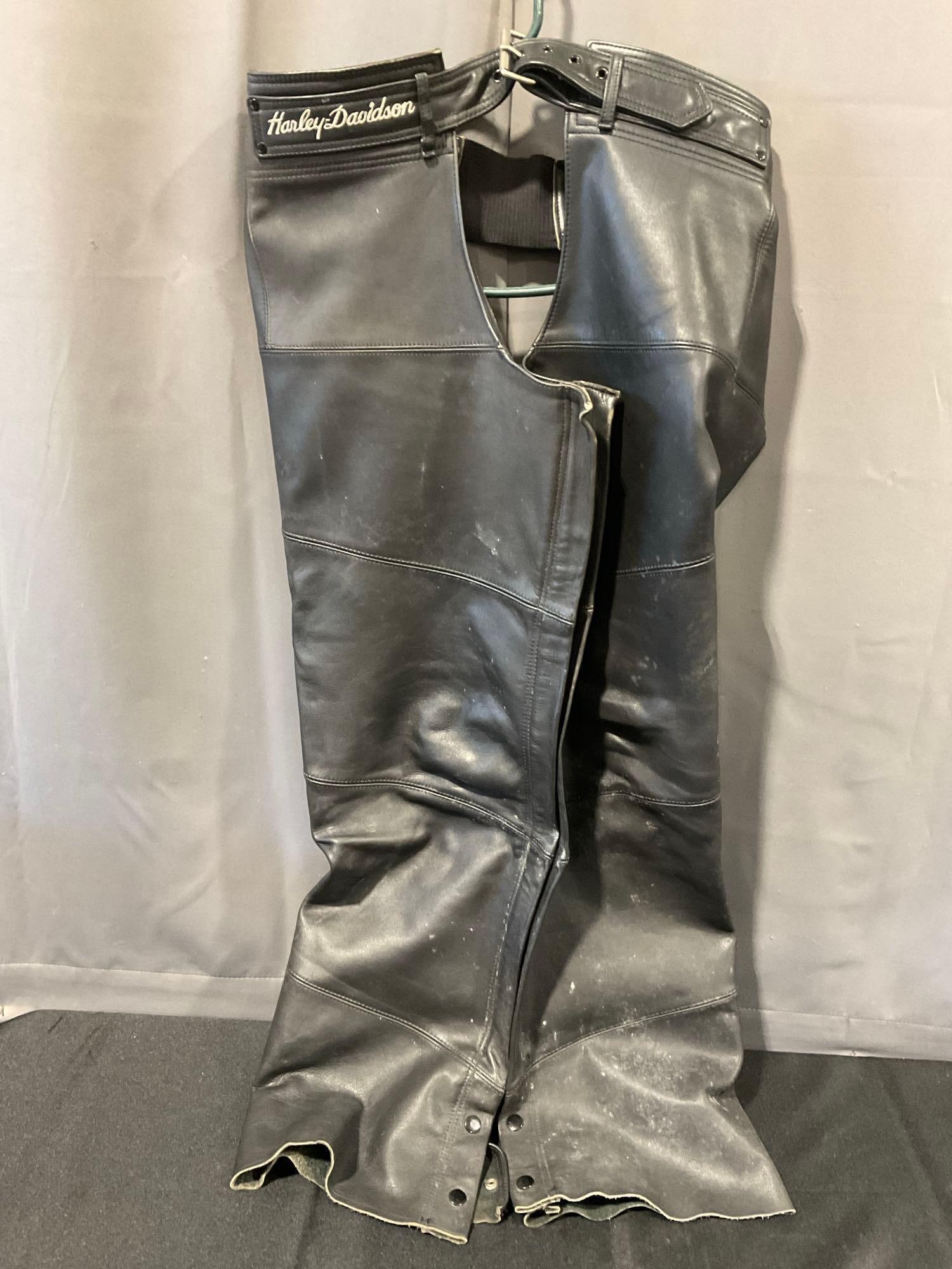 Harley-Davidson Leather Motorcycle Biker Chaps, Size Small, Black Leather: Appears to be in good shape. The piece measures approx 20h x 14w x 4d inches. See pics. E-6400