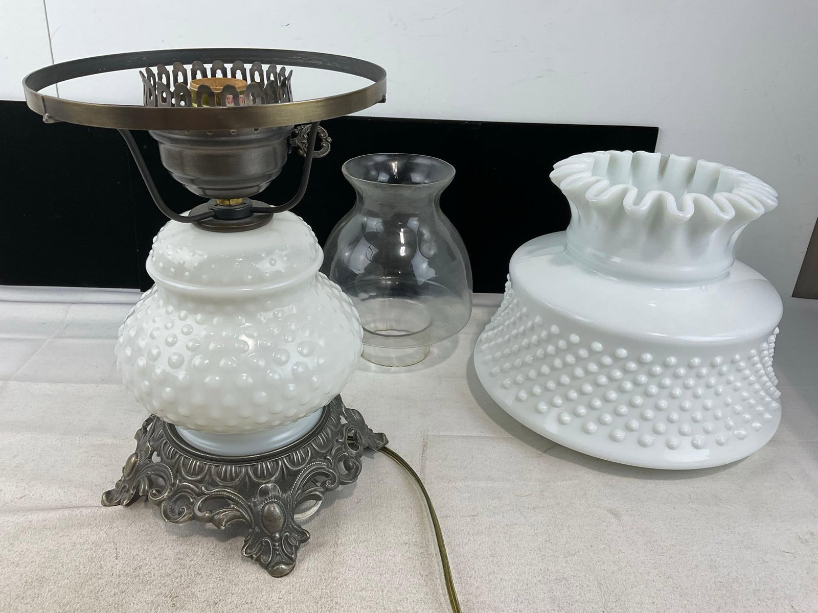 Vintage Electrified Hobnail Milk Glass Hurricane Table Lamp, tested & working 19x10x10 inches - 4