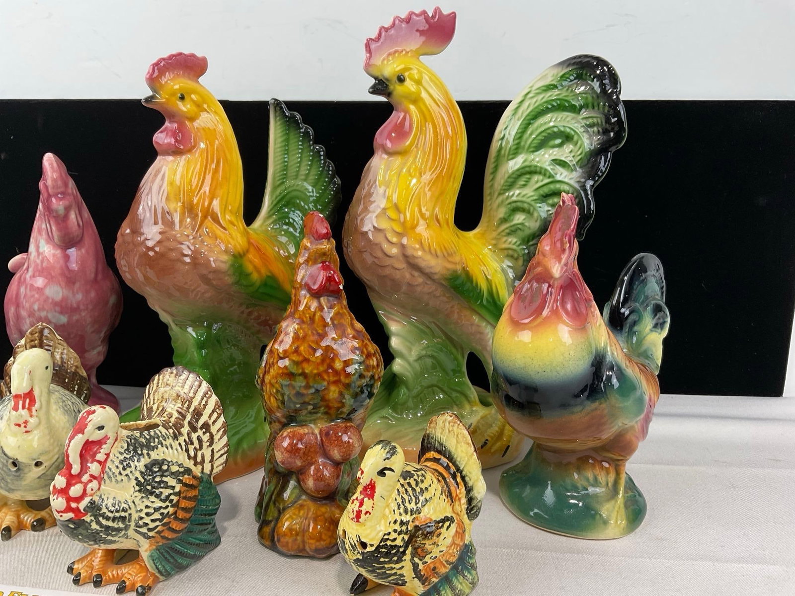 Selection of 11 Ceramic Turkeys, Chickens, Salt & Pepper Shakers, Planters, Figurines & more - 3