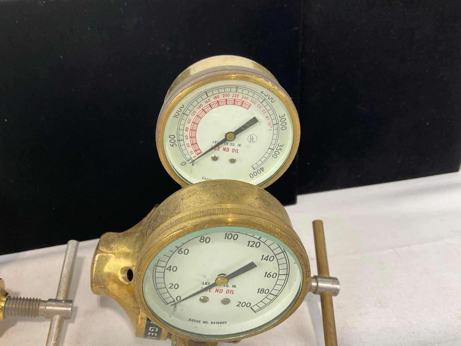 Pair of Cast Brass Heavy-Duty Single-Stage Oxygen/Gas Pressure Regulators - 4
