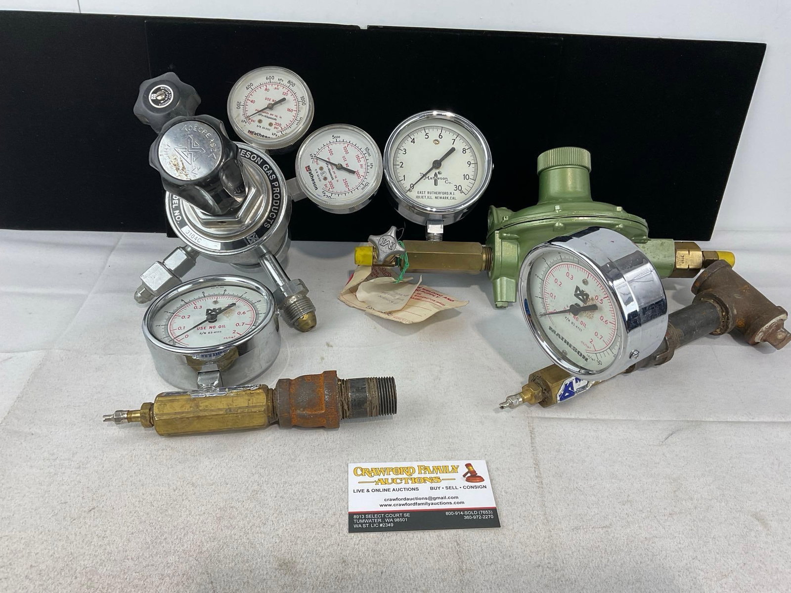 2x Matheson Gas Products High-Pressure Regulator, & 2x Matheson Analog Pressure Gauges: Appears to be in good shape. The piece measures approx 9h x 18w x 13d inches. See pics. E-6300