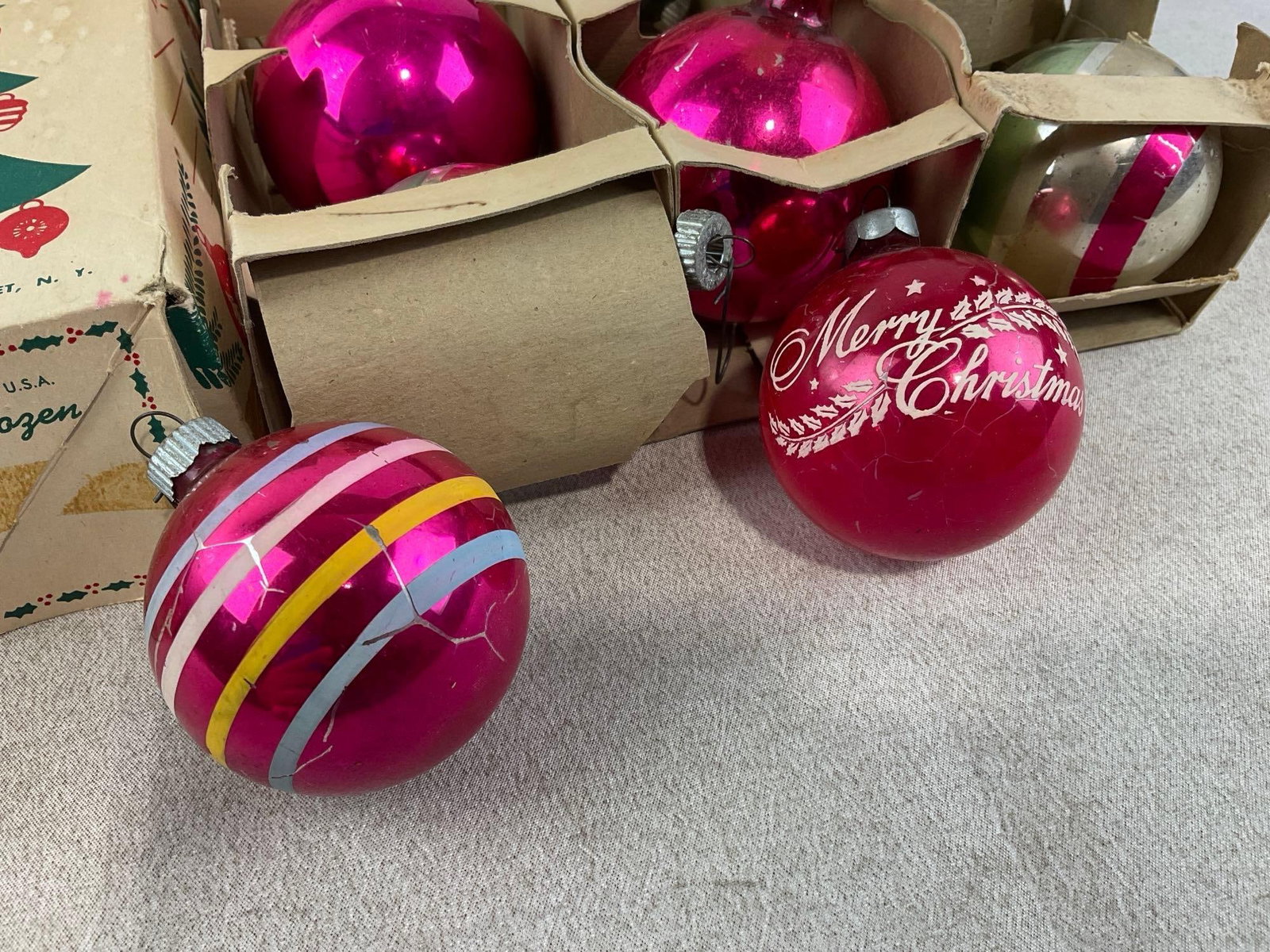 Assortment of Shiny Brite Glass Christmas Ornaments, w/original boxes that have wear, 37pcs in to... - 4