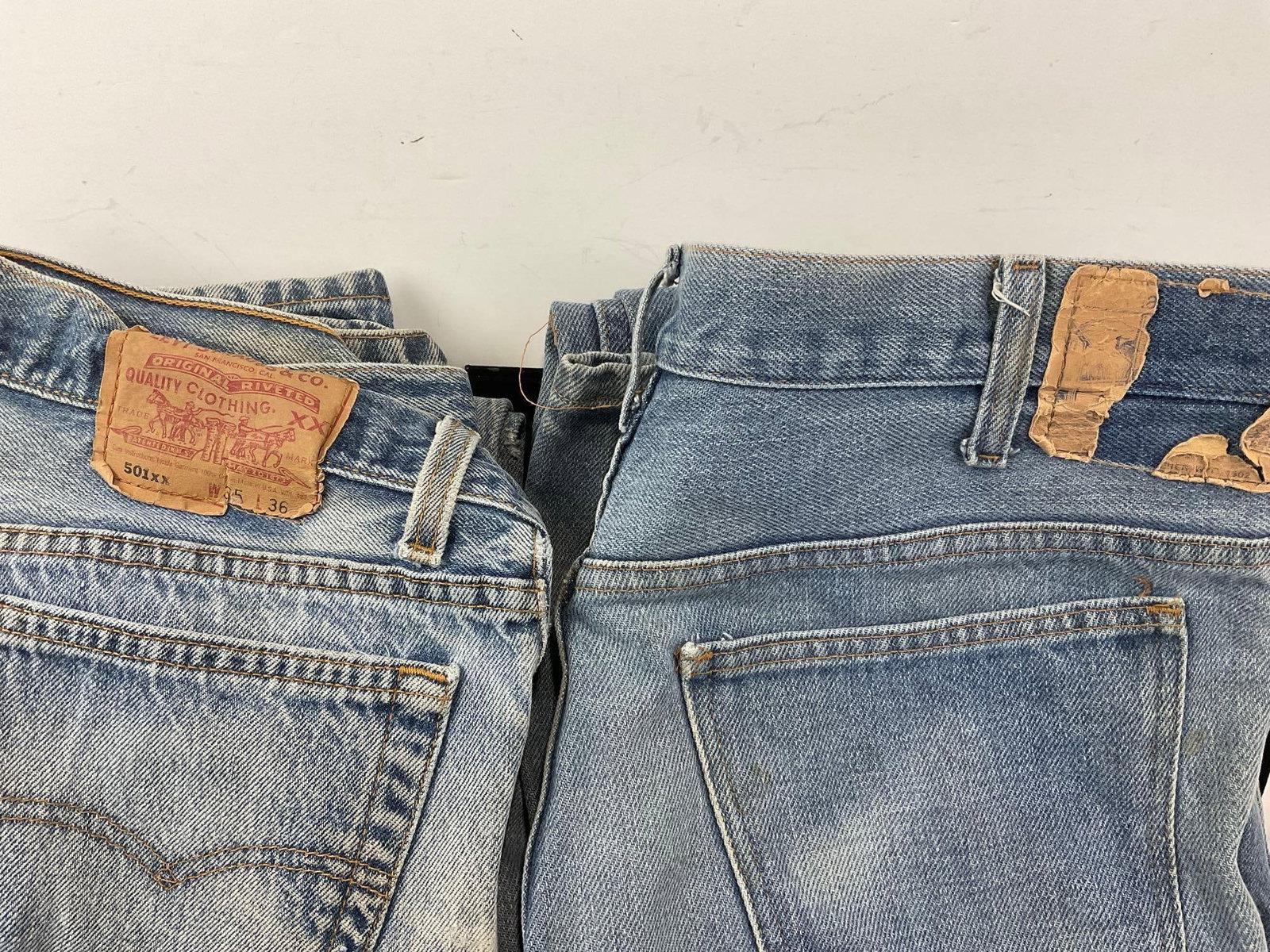 5 Vintage Levi Strauss Jeans, 501xx 35w 36l, 2x 35w 34l, & more, some wear & discoloration - 2