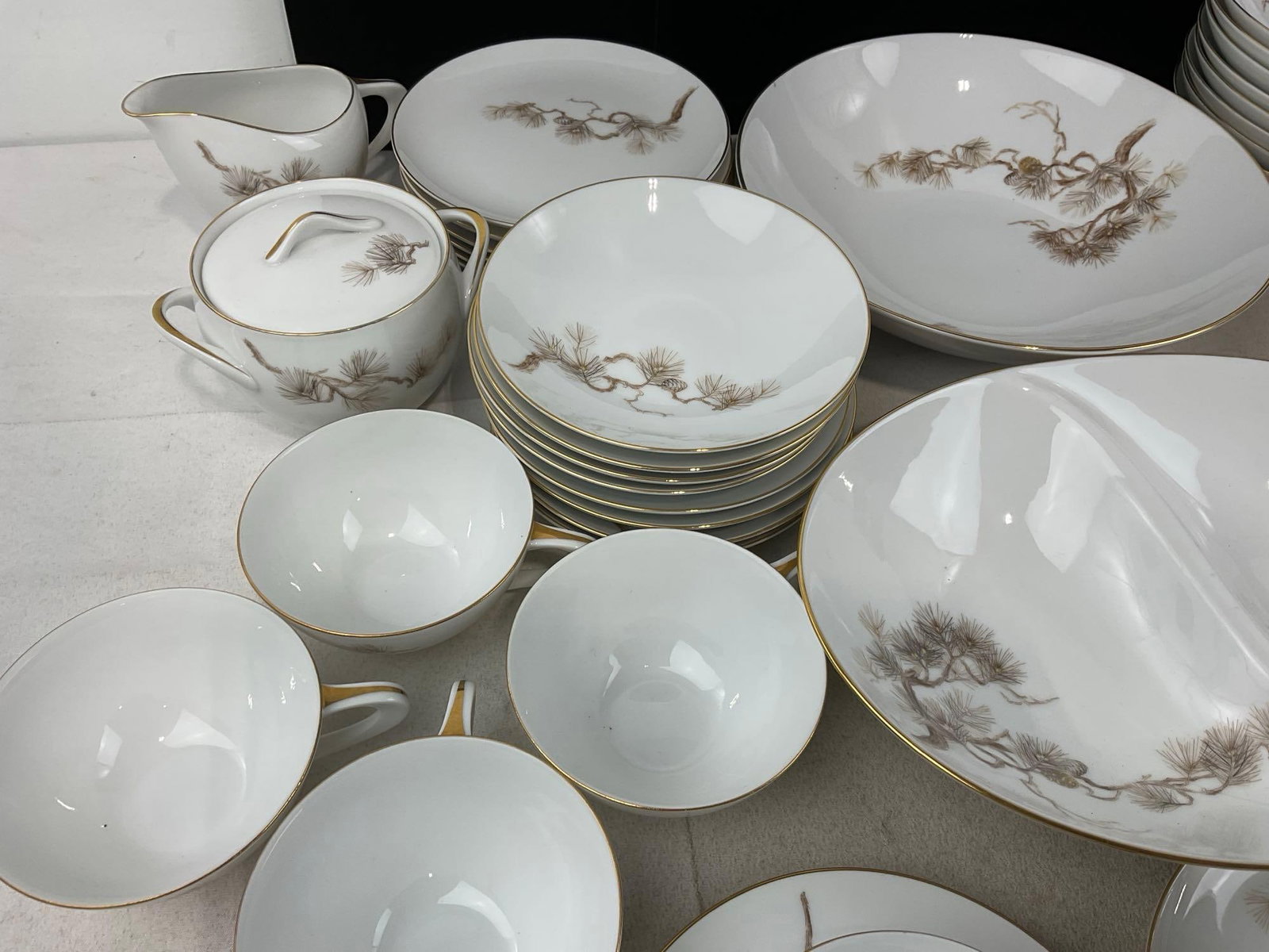 Larchmont pattern China by Sango Japan, service for 8, approx 64 pieces in total - 3