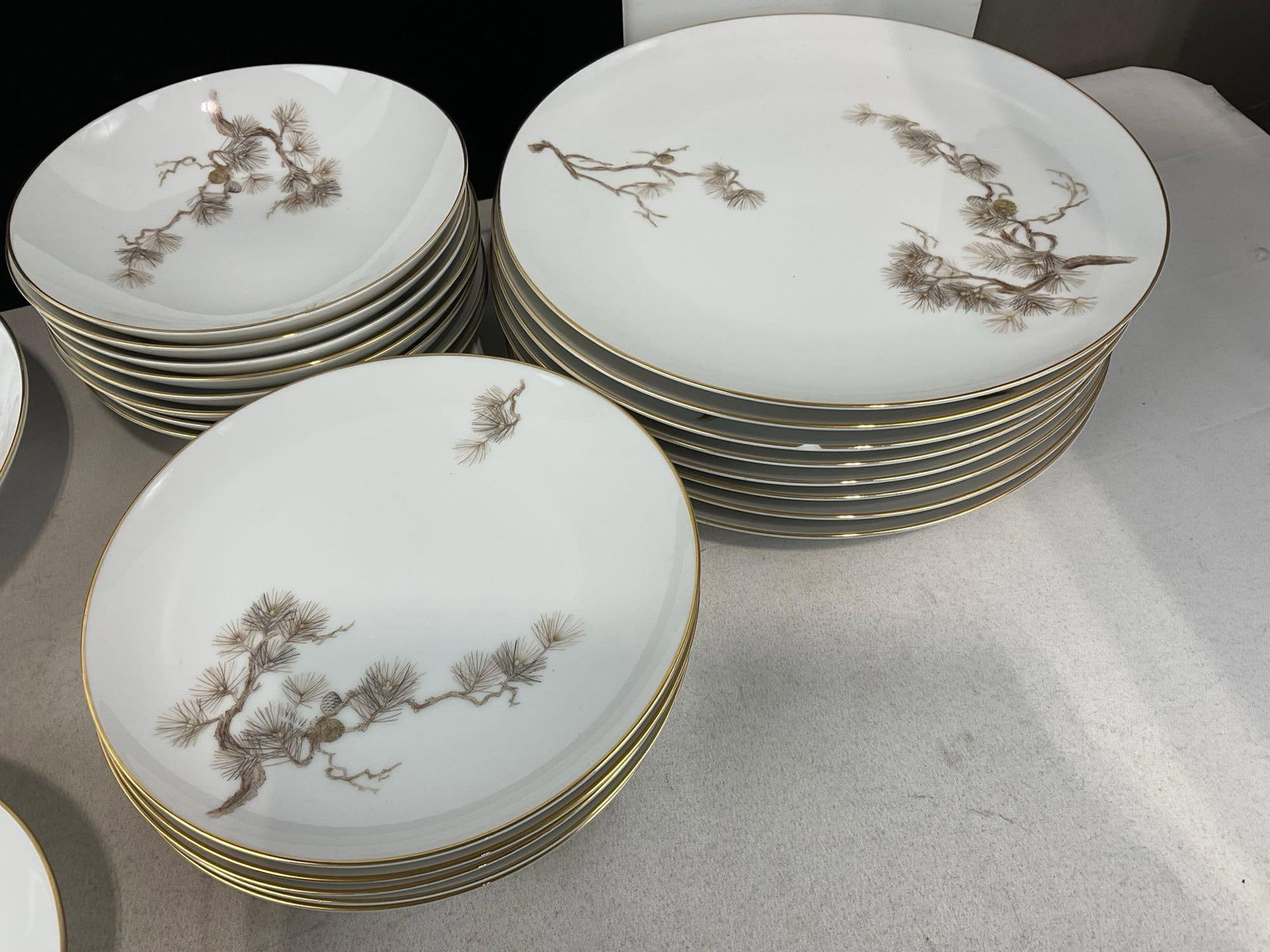 Larchmont pattern China by Sango Japan, service for 8, approx 64 pieces in total - 4