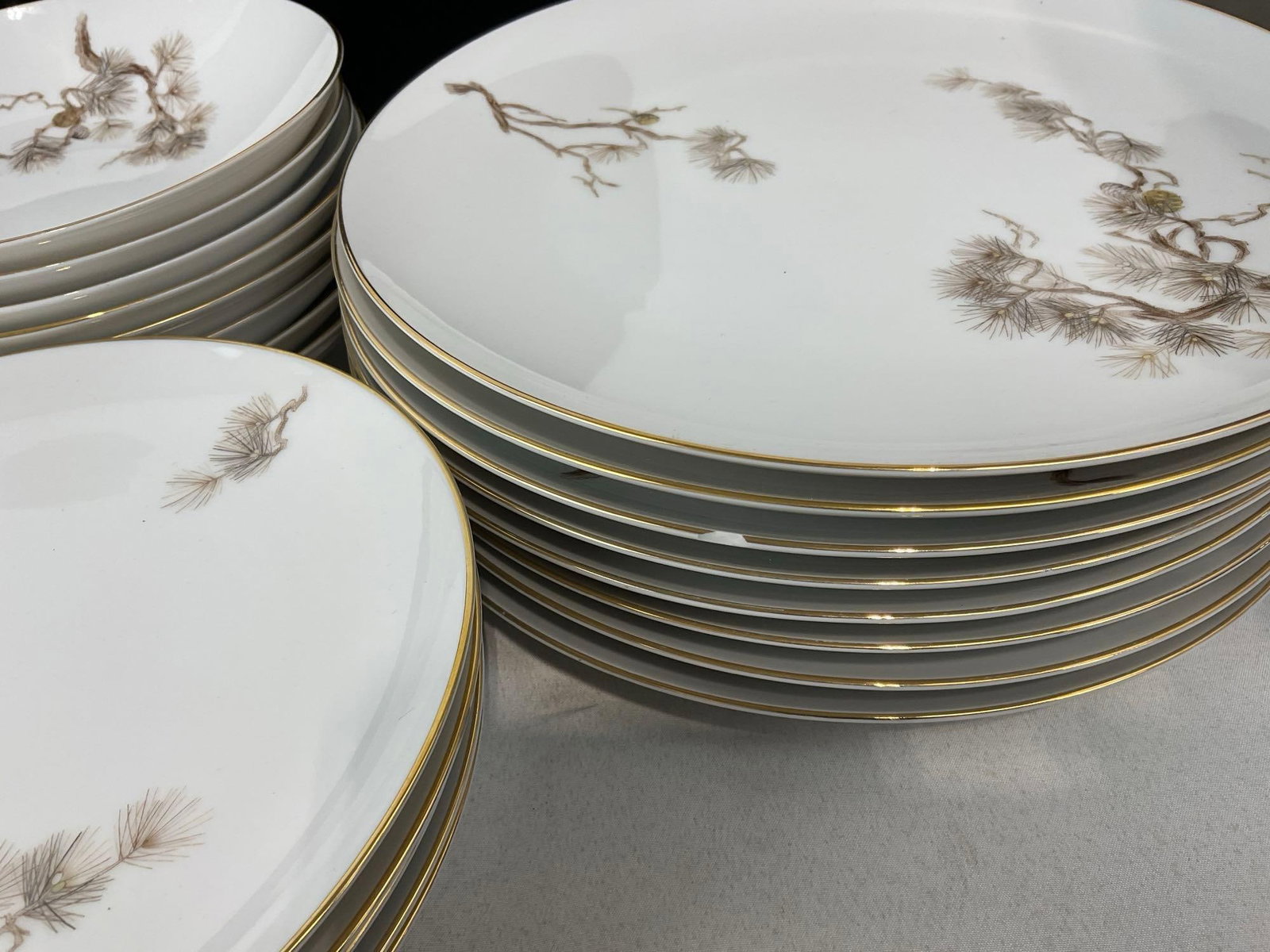 Larchmont pattern China by Sango Japan, service for 8, approx 64 pieces in total - 6