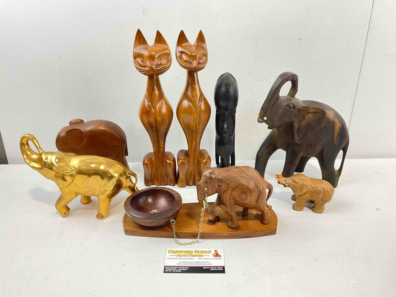 8 pcs Decorative Collectible Assortment, incl. Carved Wood Cats & Elephants & More! See pics.: 8 pcs Decorative Collectible Assortment, incl. Carved Wood Cats & Elephants & More! Charming carved elephant cigarette box. Pieces have wear indicative of age and use, otherwise looks to be