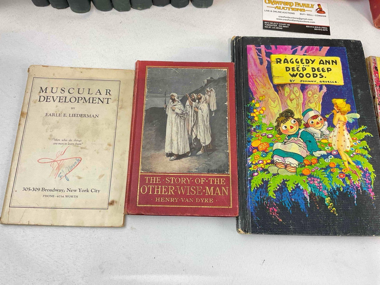 19 pcs Vintage Book Collection, incl. Walt Disney's Dumbo, Raggedy Ann by Johnny Gruelle. - 5