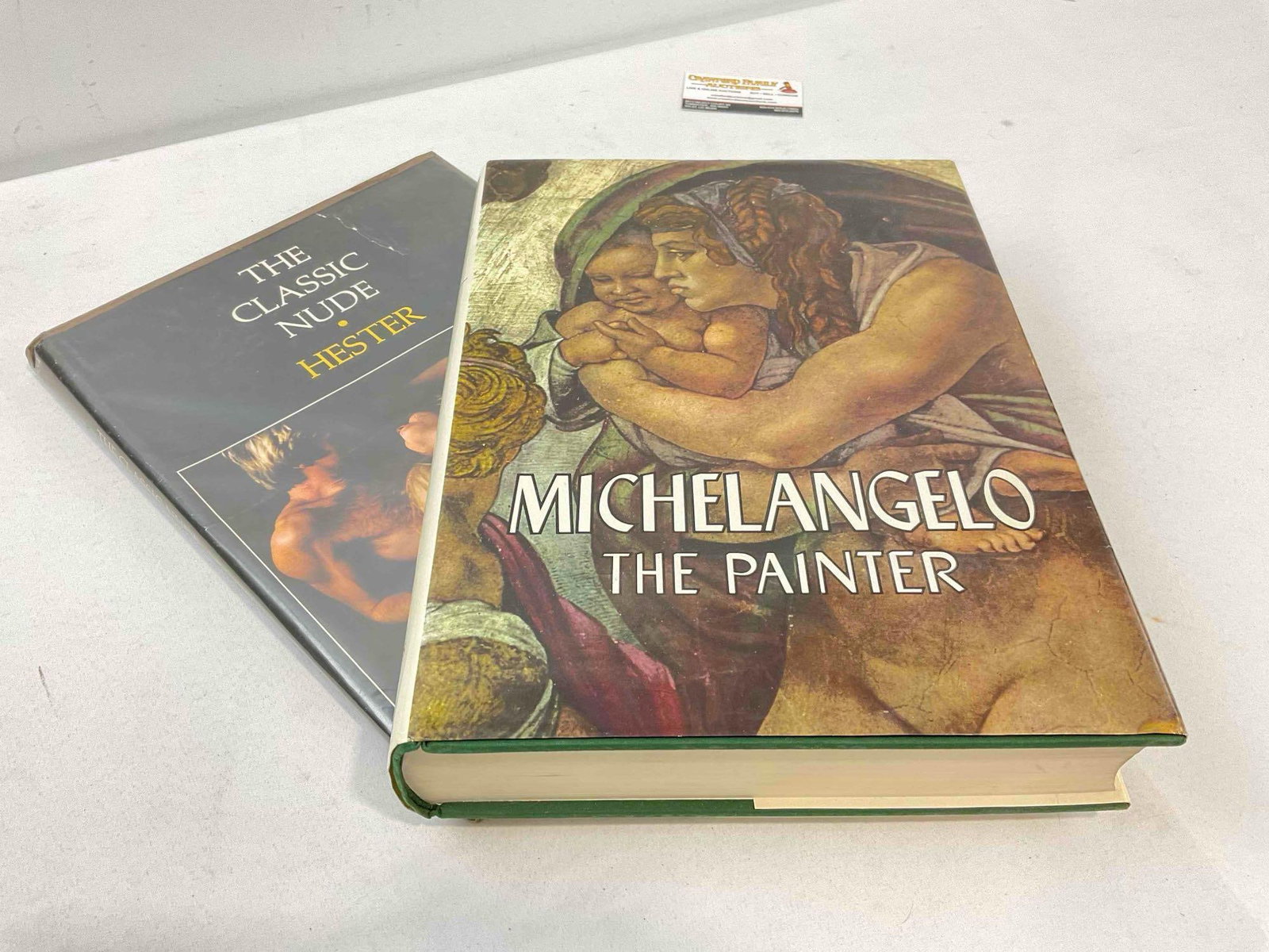 2 pcs Vintage Hardcover Art Books, incl. The Classic Nude & Michelangelo the Painter. See pics.: 2 pcs Vintage Hardcover Art Books, incl. The Classic Nude & Michelangelo the Painter. Publication dates range 1960-1970s. Pieces have wear indicative of age and use, otherwise looks to be in fair
