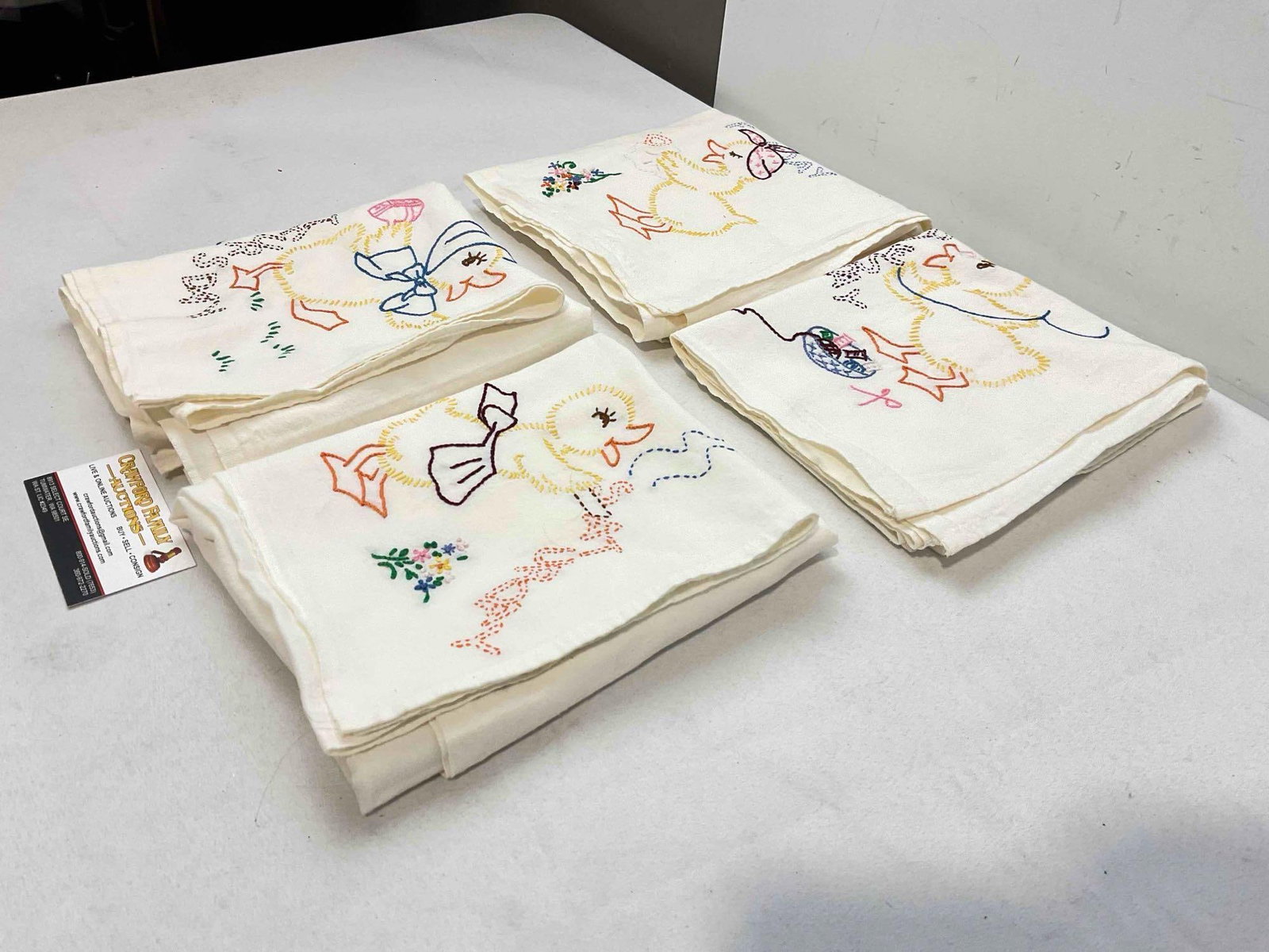 4 pcs Vintage Adorable White Cotton? Tea Towels w/ Embroidered Ducks & Weekdays. See pics. - 2