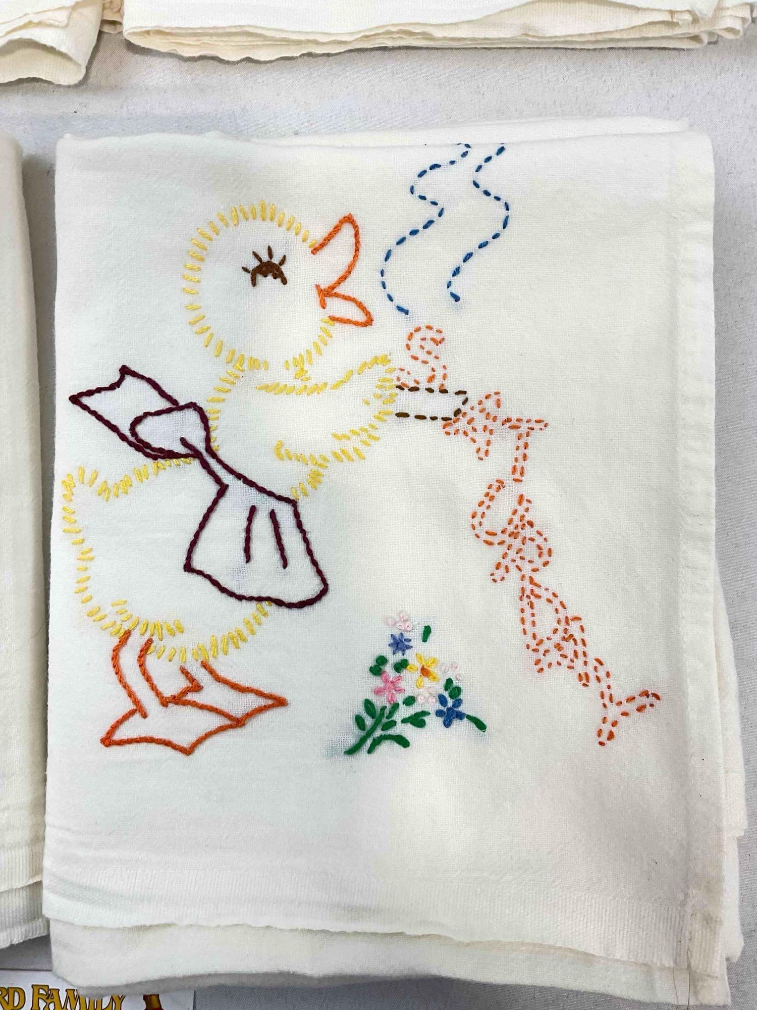 4 pcs Vintage Adorable White Cotton? Tea Towels w/ Embroidered Ducks & Weekdays. See pics. - 3