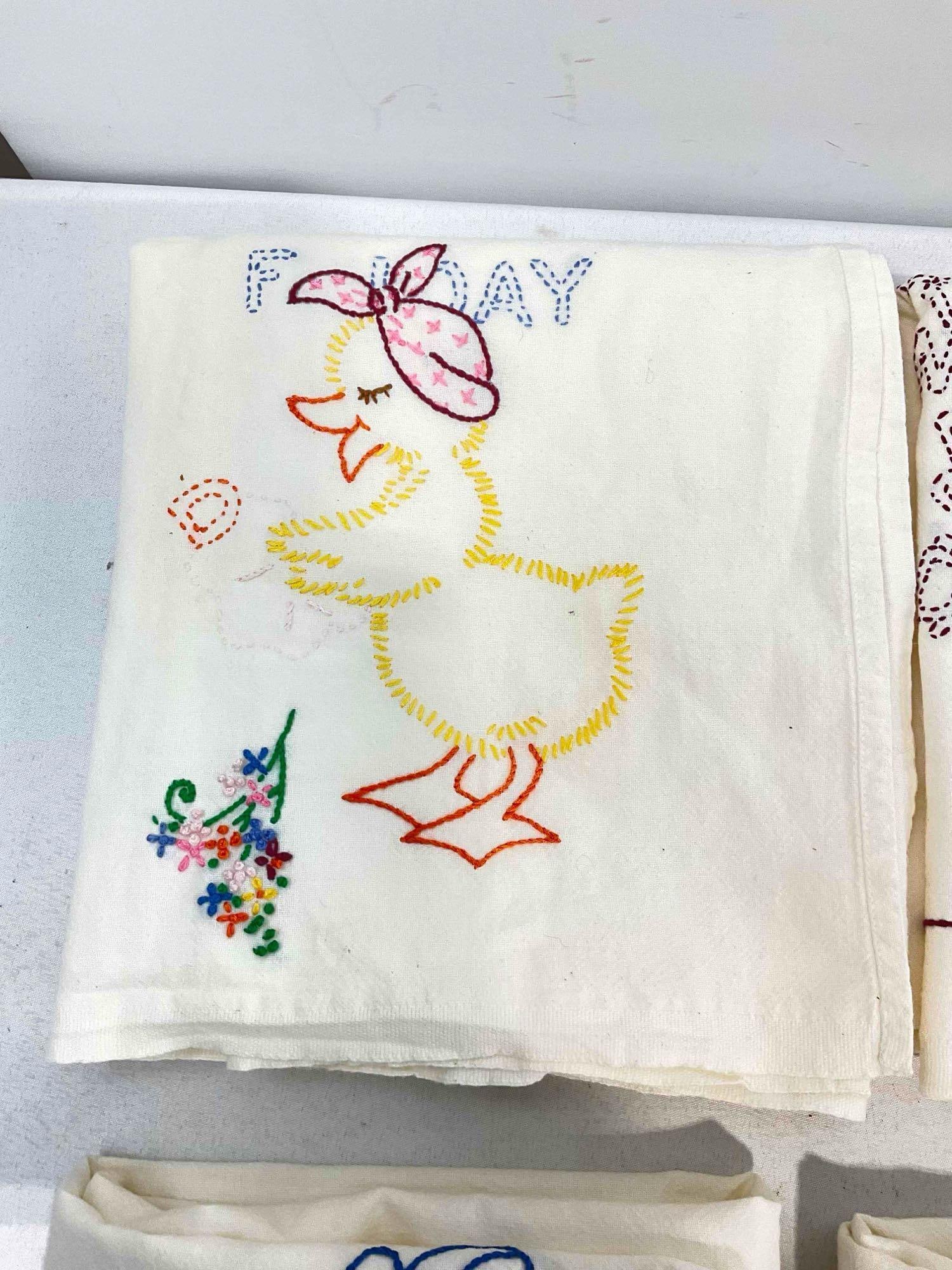 4 pcs Vintage Adorable White Cotton? Tea Towels w/ Embroidered Ducks & Weekdays. See pics. - 6