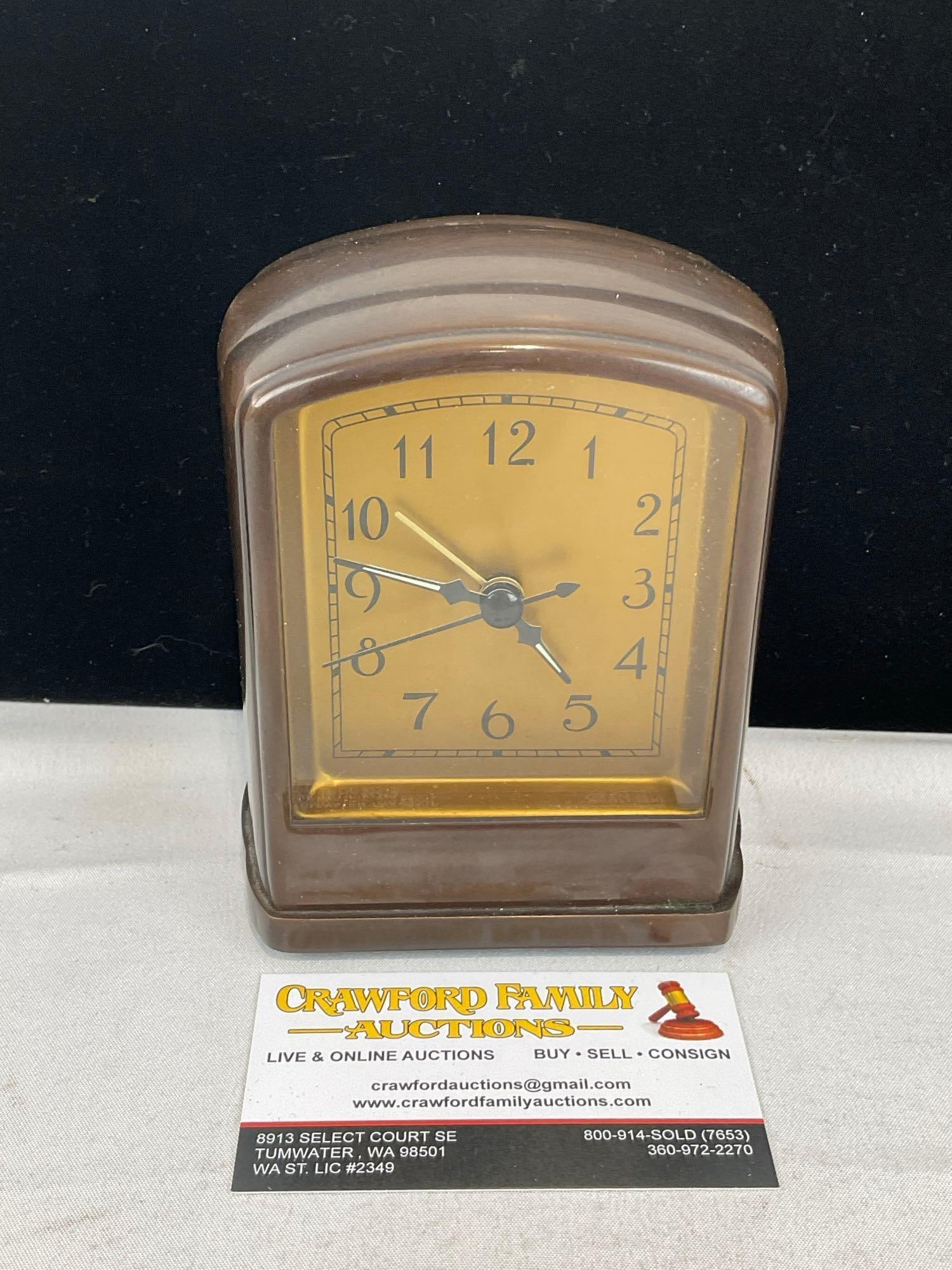 Vintage Pottery Barn General Electric Telechron Model 711 Desk Clock, Bakelite case? 6x5x4 in: Appears to be in good shape. The piece measures approx 6h x 5w x 4d inches. See pics. E-6240