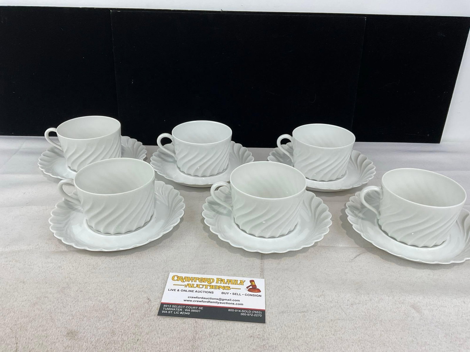 Haviland Limoges Porcelain China, Torse Blanc pattern, 6 cups & 6 saucers: Same set of 6 pieces for the next lot. Appears to be in good shape. The piece measures approx 6h x 9w x 7d inches. See pics. E-6260