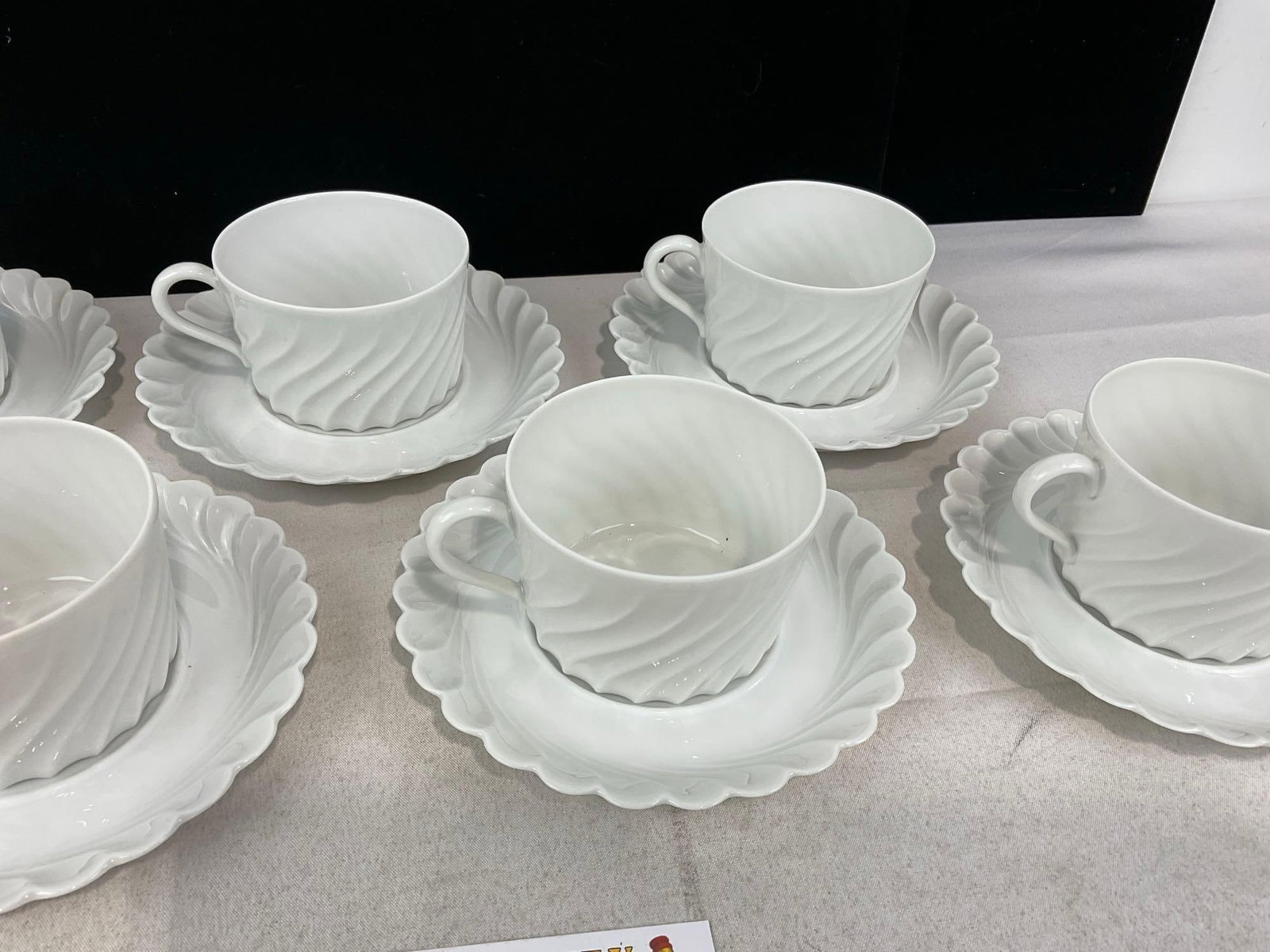 Haviland Limoges Porcelain China, Torse Blanc pattern, 6 cups & 6 saucers - 3