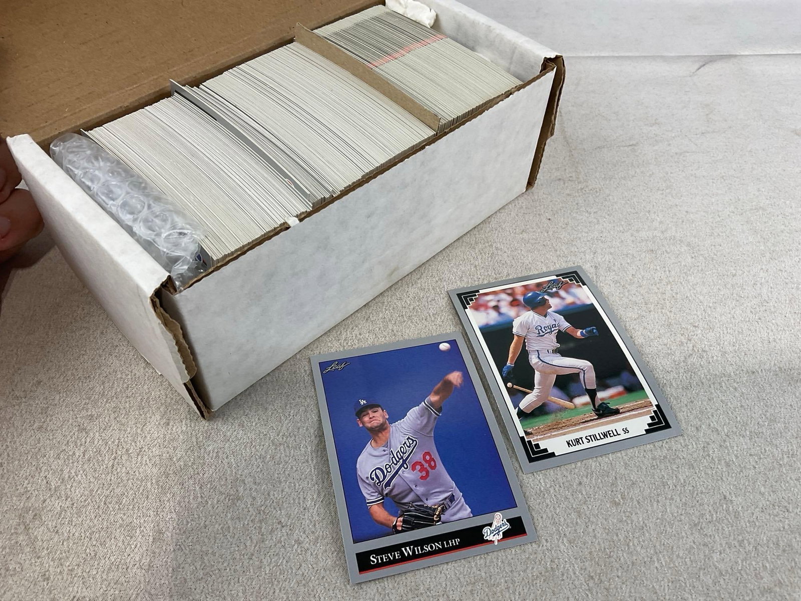 Leaf 1991 & Leaf 1992 Series 1, & Topps 1991 40 yr anniversary, 750+ Baseball cards - 2