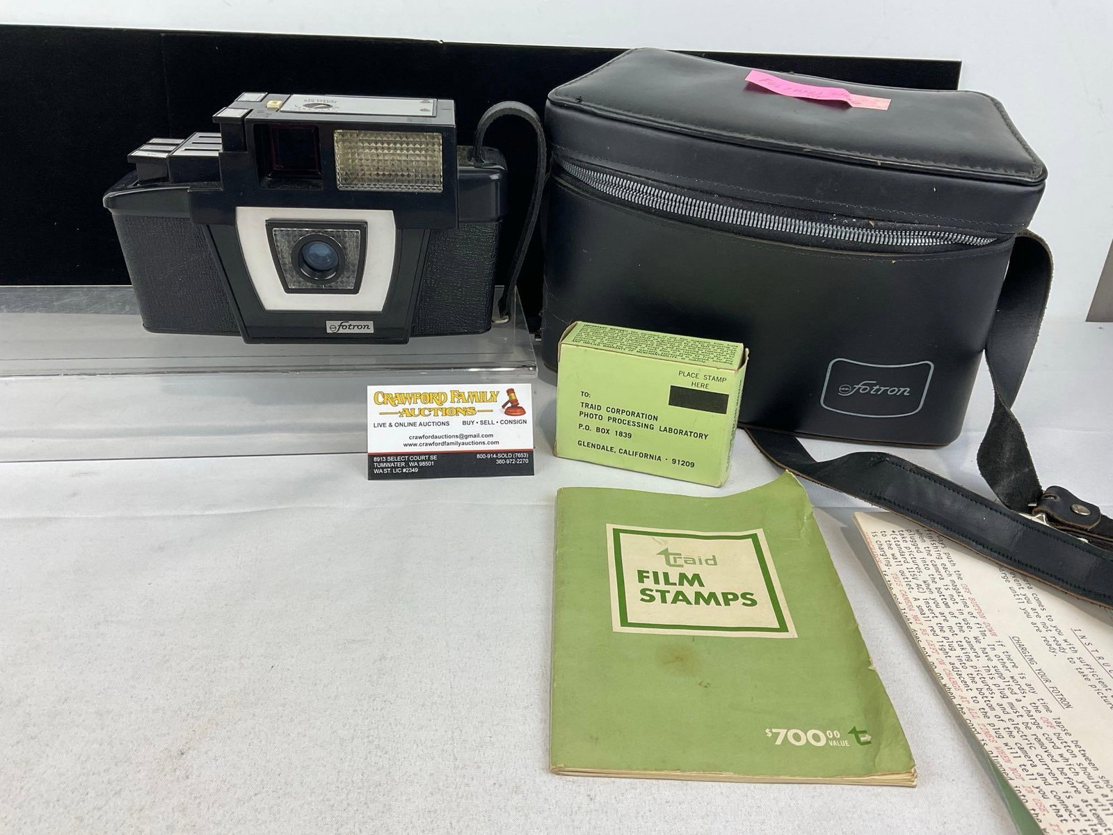 Vintage 1960s Traid Corporation Fotron Camera, w/Case, w/snap-load magazine: Appears to be in good shape. The piece measures approx 8h x 11w x 6d inches. See pics. E-5950