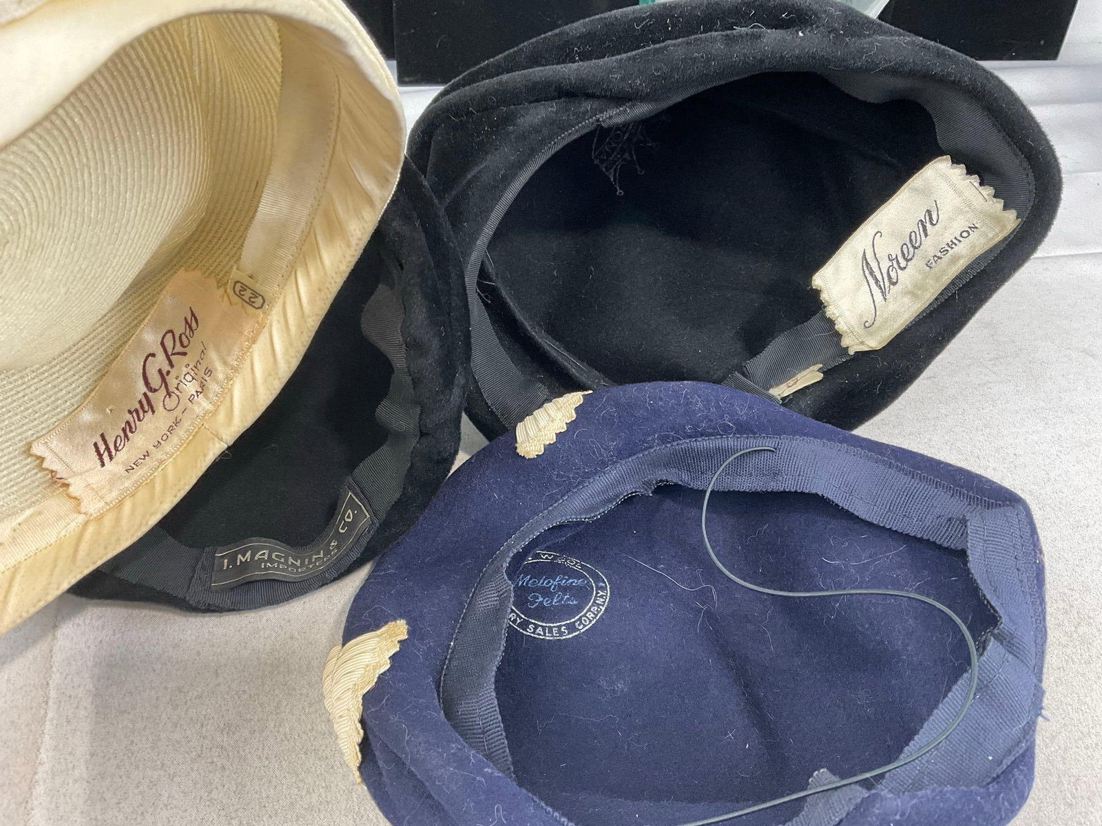 Collection of 8 40s-50s Hats, Pillbox, Wool Beret, Cloche style, Red Fedora & more - 6