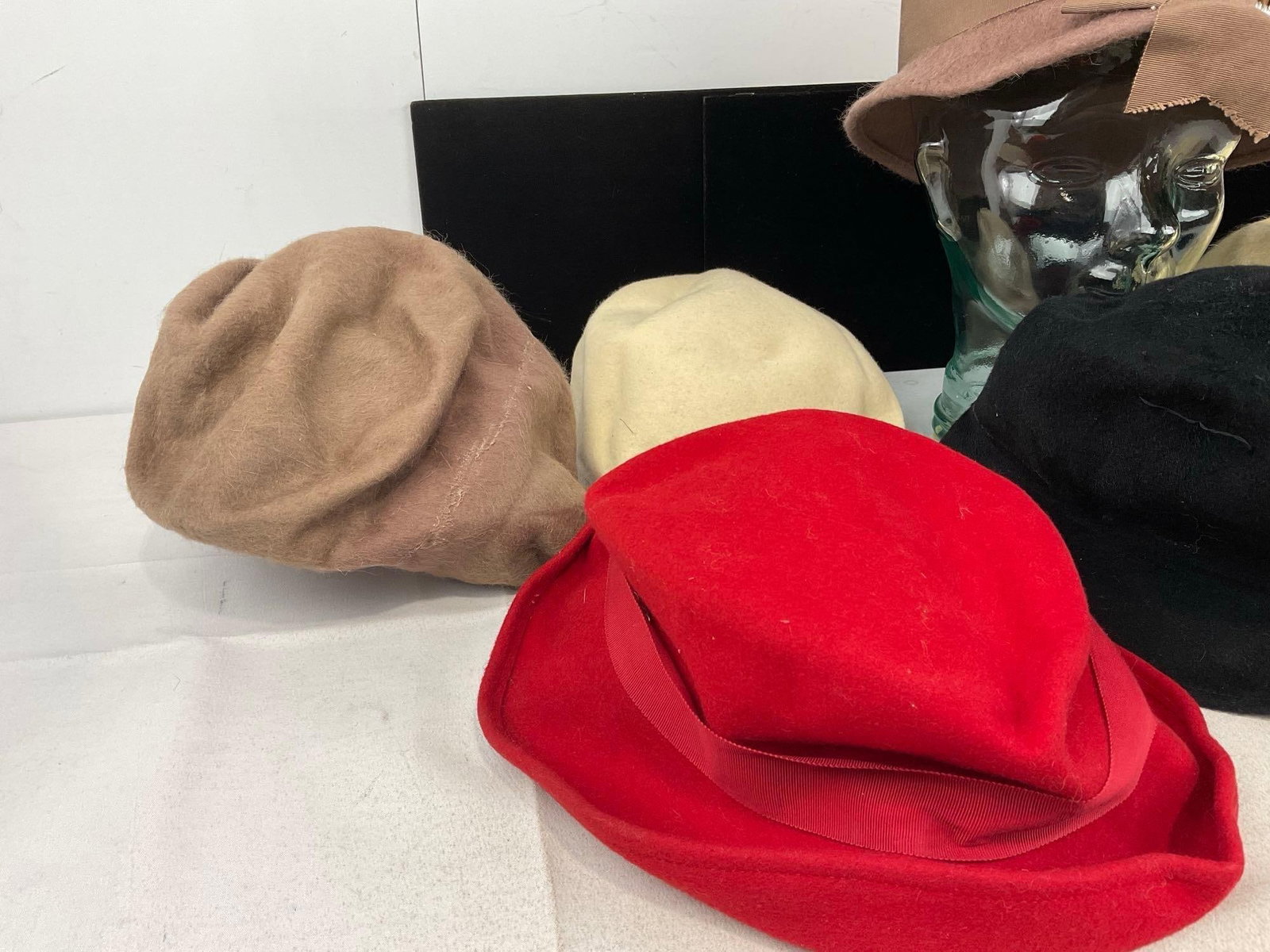 Collection of 8 40s-50s Hats, Felt & Velour Cloche style Hats, Beret, Floppy Fedora & more - 2