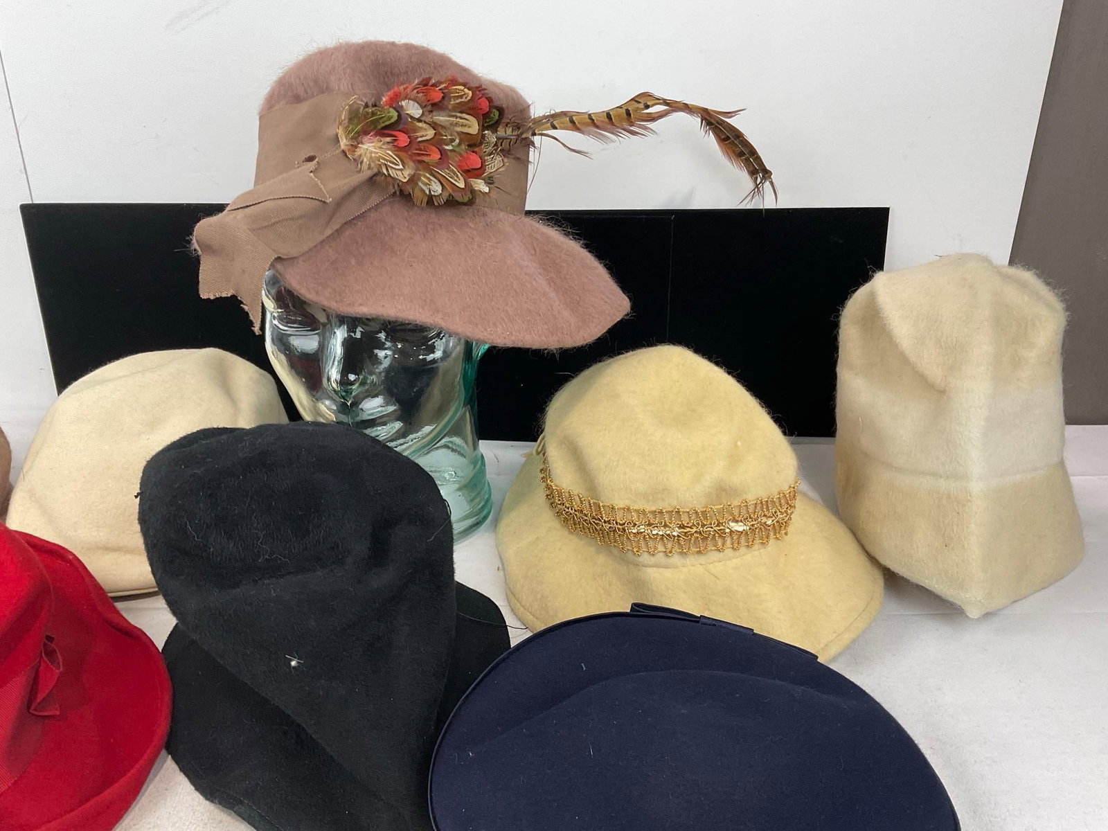 Collection of 8 40s-50s Hats, Felt & Velour Cloche style Hats, Beret, Floppy Fedora & more - 3