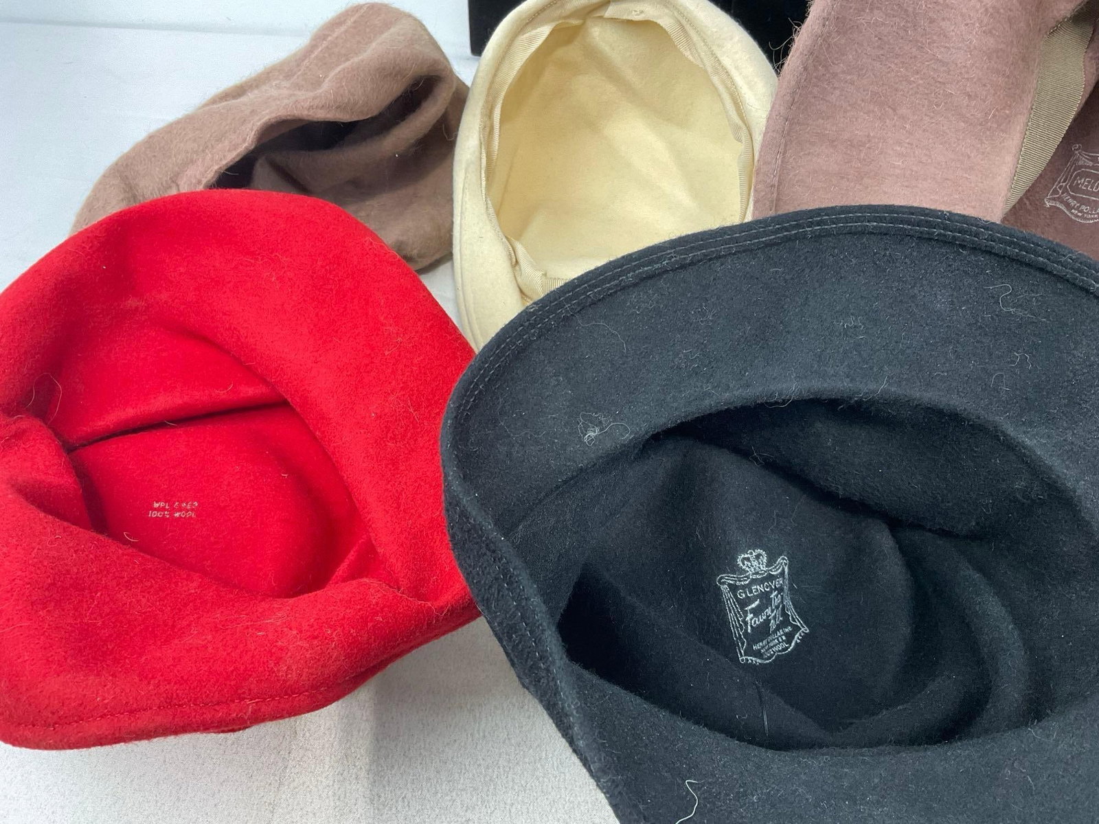 Collection of 8 40s-50s Hats, Felt & Velour Cloche style Hats, Beret, Floppy Fedora & more - 4