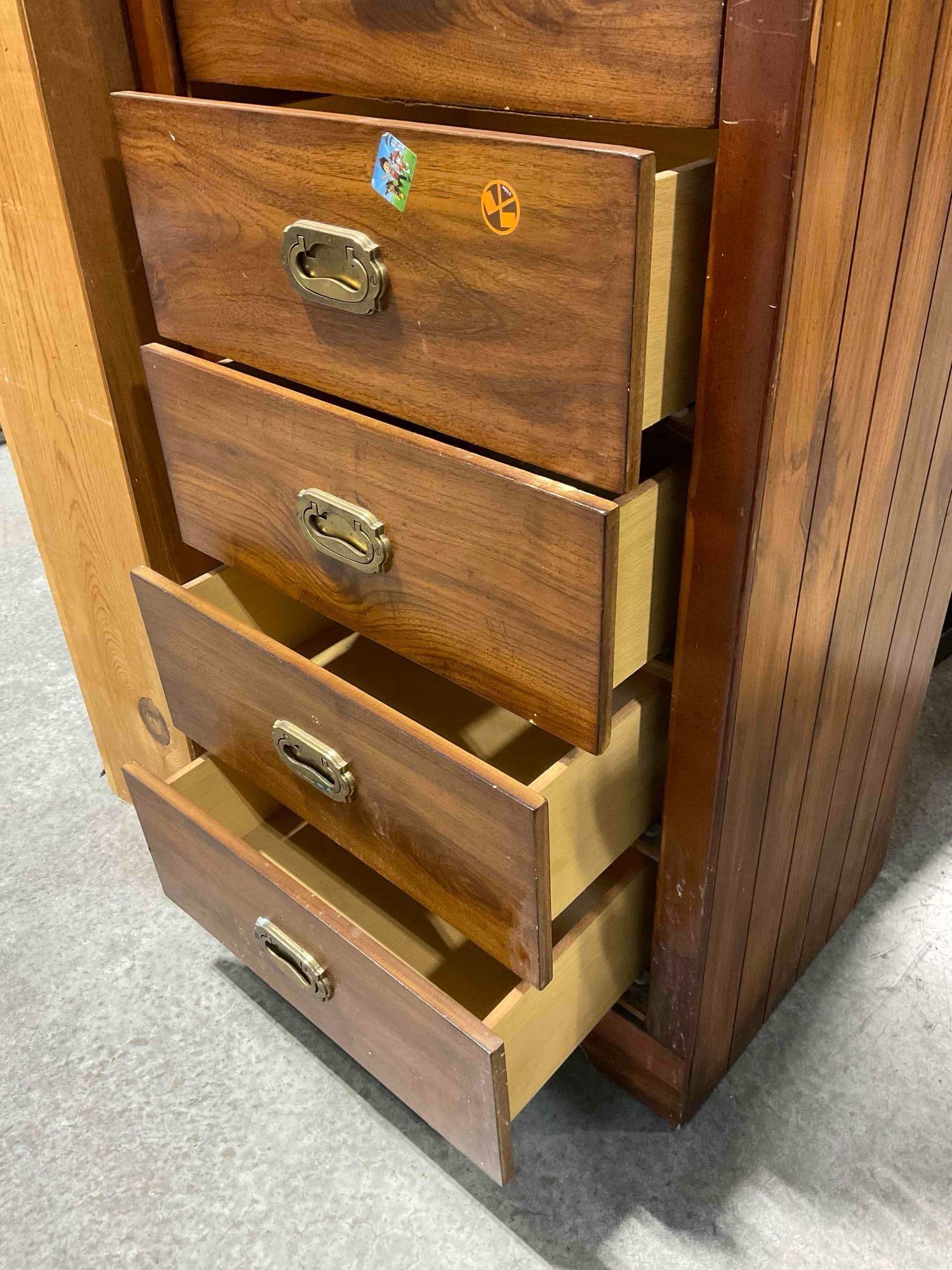 Vintage Wood Finish Pressboard Dresser w/ 5 Drawers. Fair Condition. See pics. - 9
