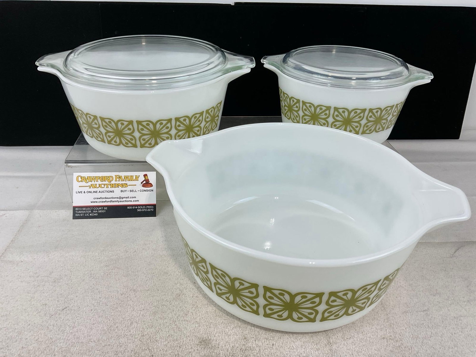 3 Cinderella style Pyrex Verde Green Square Flowers Milk Glass Bowls w/2 Clear Glass Lids (1 of 3)