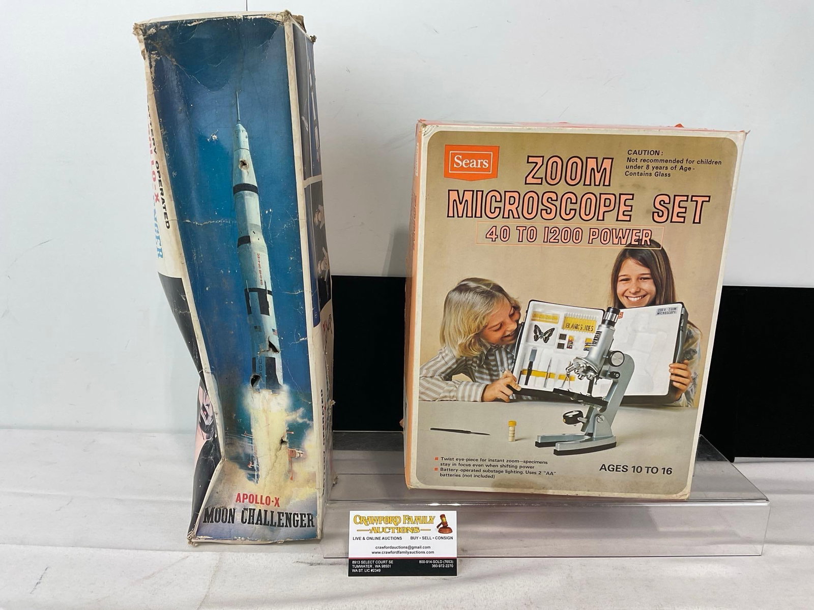 Sears Zoom Microscope Set, 40-1200 Power, & Apollo Moon Challenger Model w/boxes: Shows some wear on the boxes. Appears to be in good shape. The piece measures approx 11h x 18w x 13d inches. See pics. E-6300