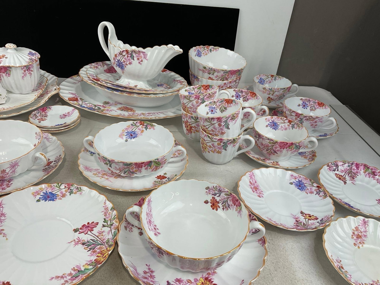 Spode Copeland China, Chelsea Garden Pattern, approx 67 pieces in total, variety of types - 3