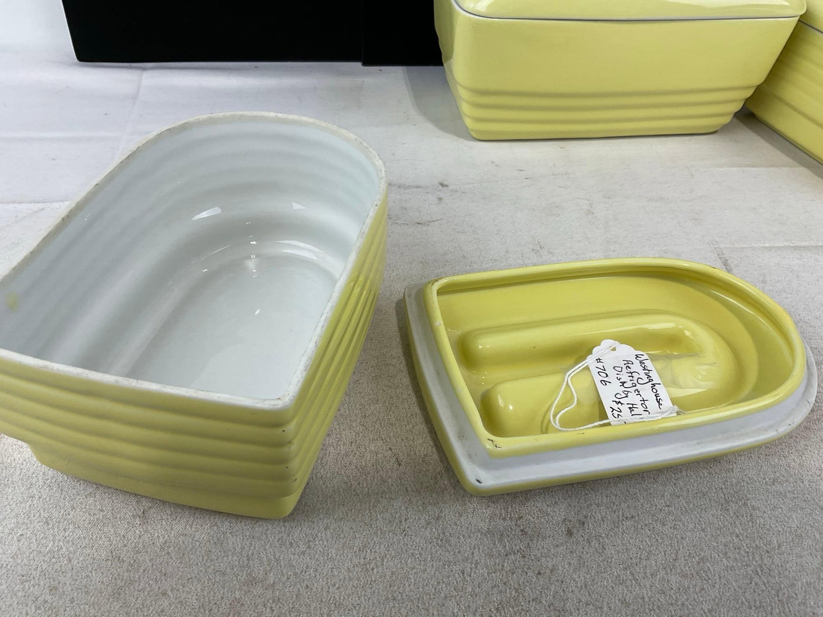 3 Hall Refrigerator Dishes for Westinghouse, Yellow w/Lids, 8.5 & 2x 7 inch long - 4