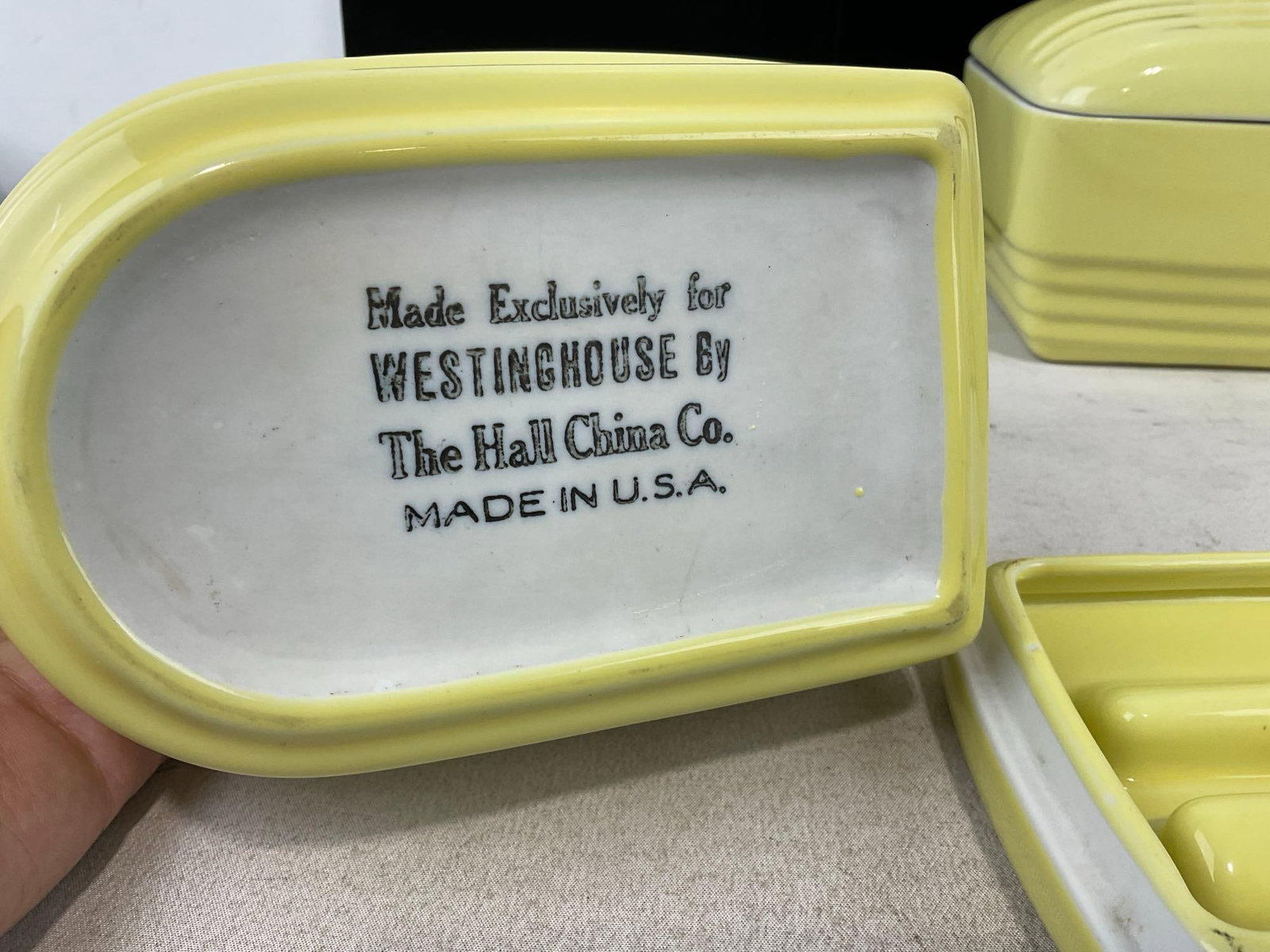 3 Hall Refrigerator Dishes for Westinghouse, Yellow w/Lids, 8.5 & 2x 7 inch long - 5