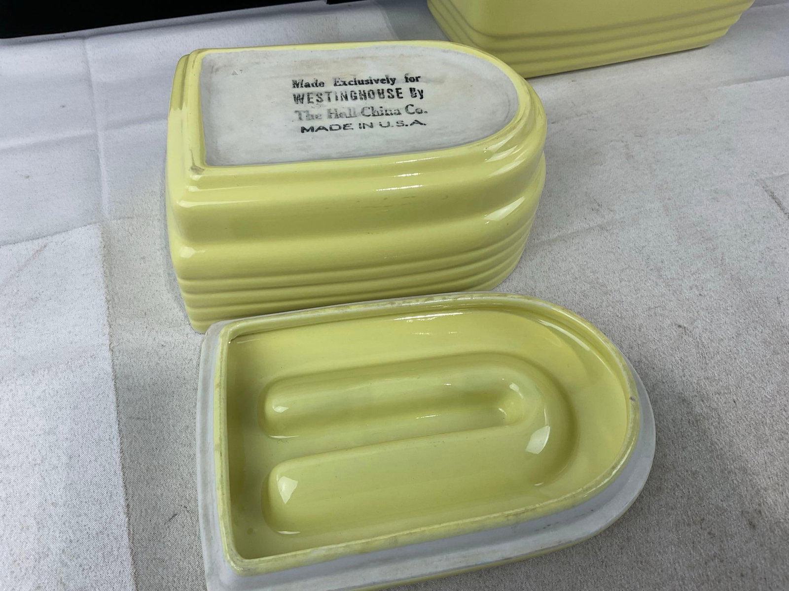 3 Hall Refrigerator Dishes for Westinghouse, Yellow w/Lids, 8.5 & 2x 7 inch long - 7