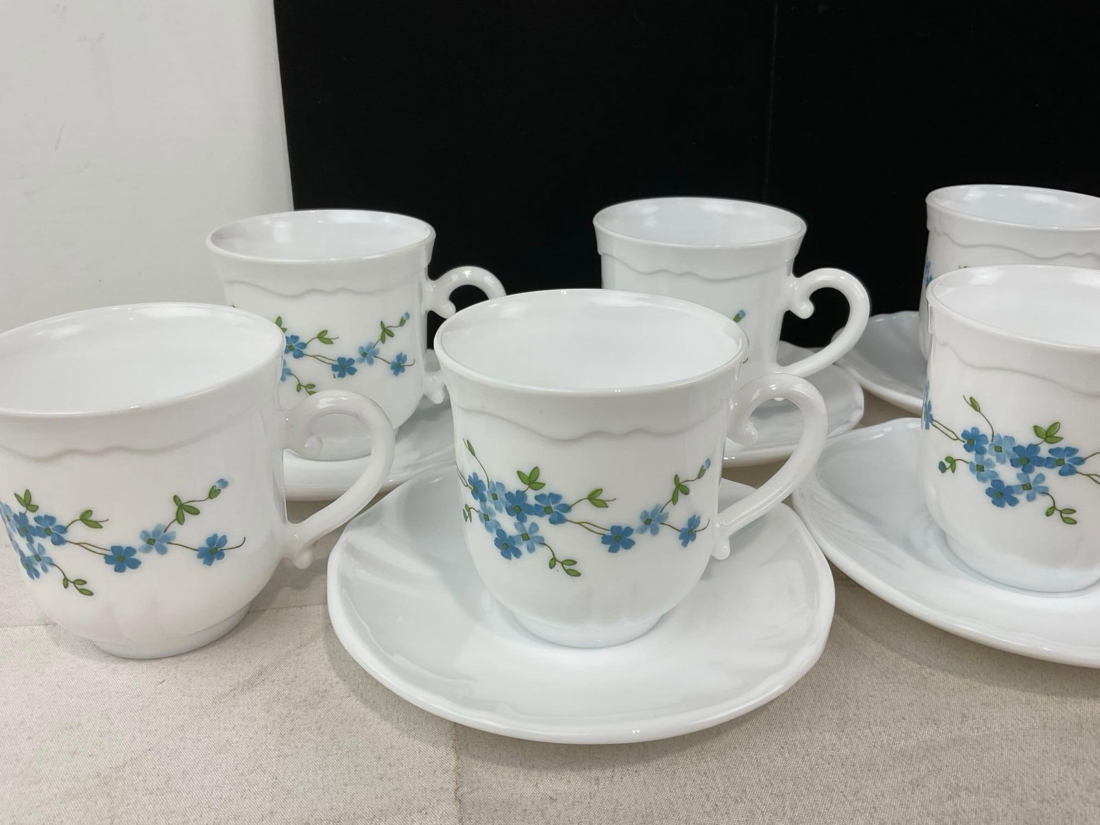1970s Arcopel France Veronica Pattern Cups & Saucers, Milk Glass, Finnish China, 4 Cups & saucers - 2