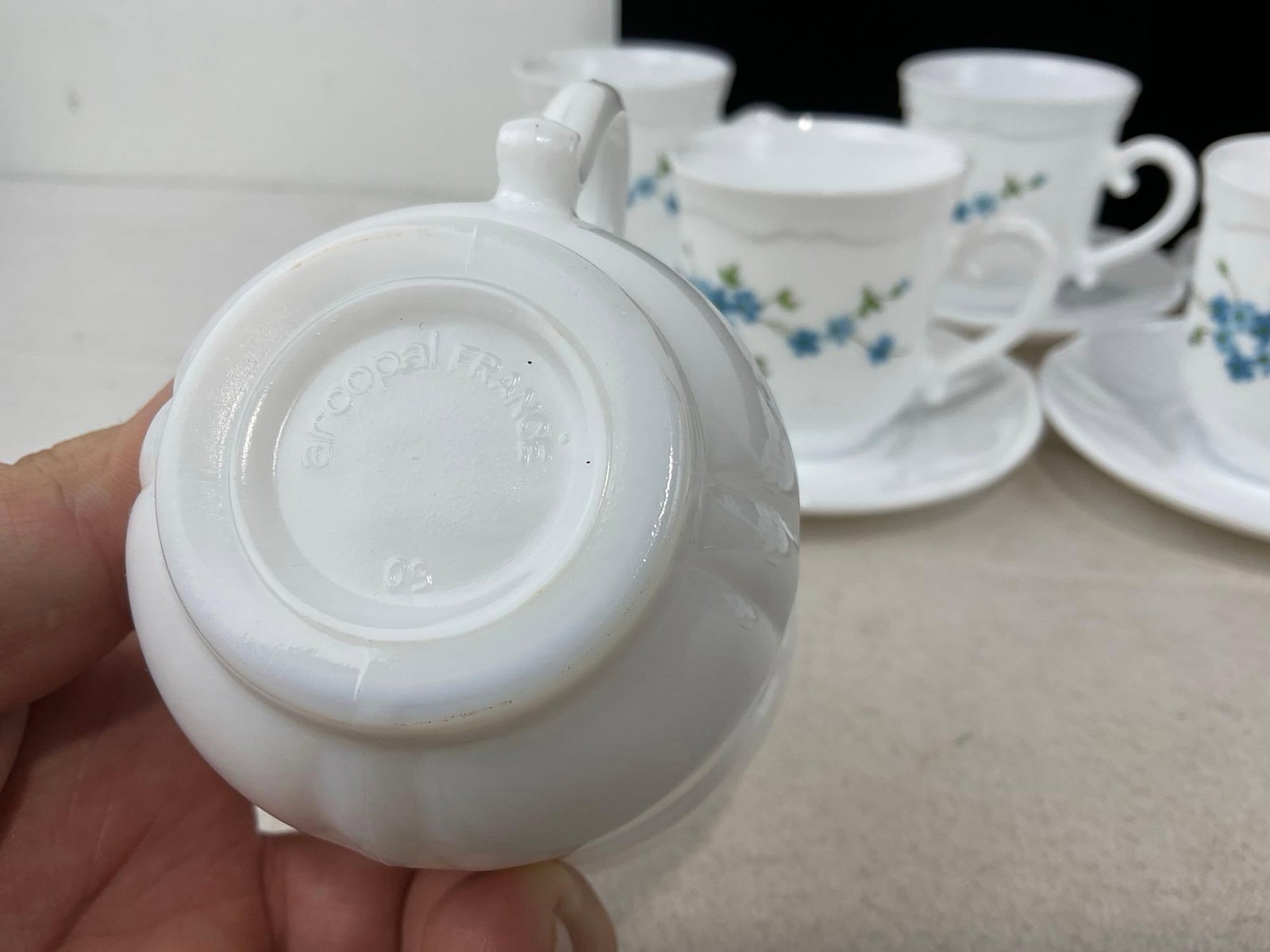 1970s Arcopel France Veronica Pattern Cups & Saucers, Milk Glass, Finnish China, 4 Cups & saucers - 5