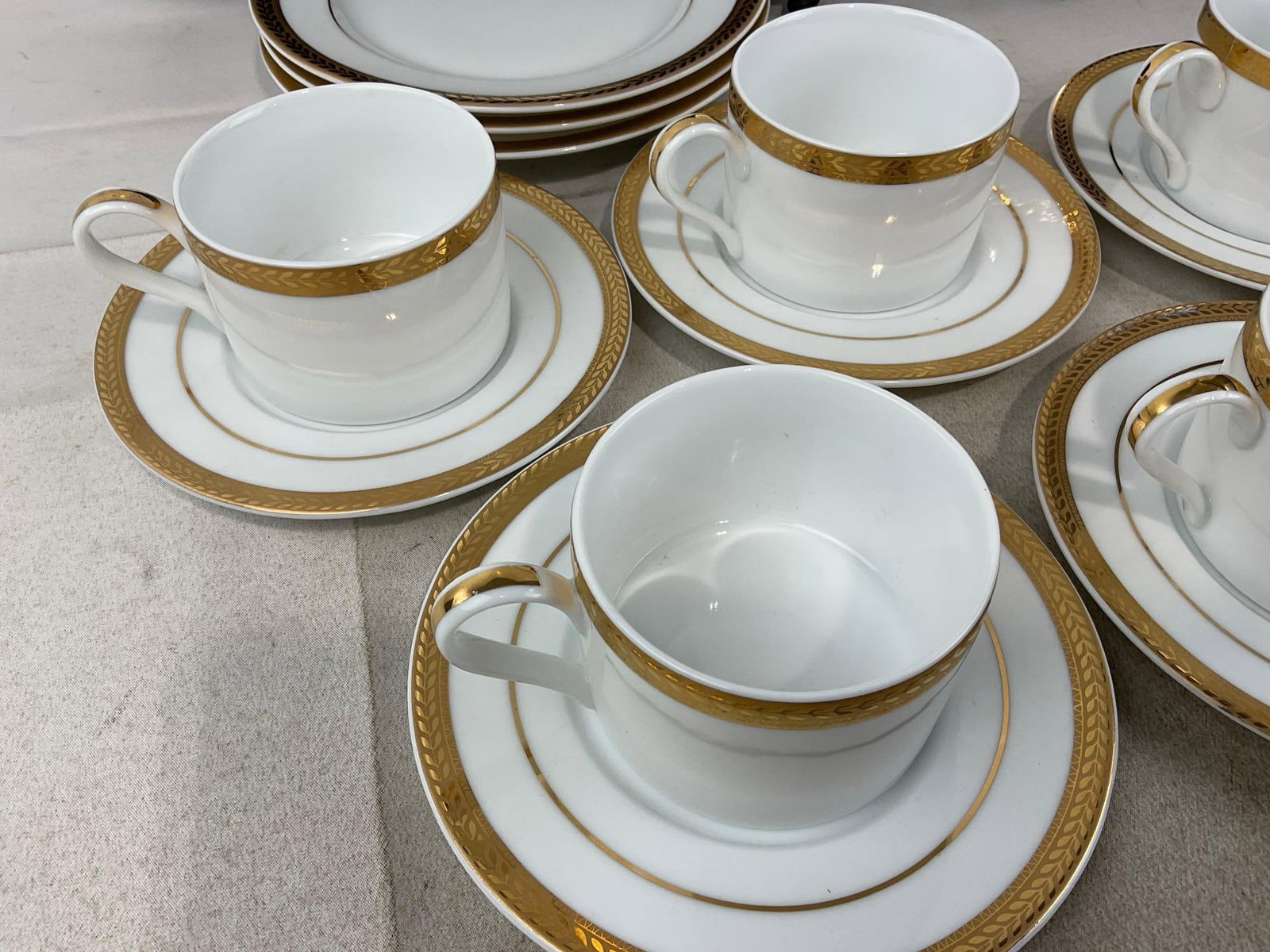Block Manchester Gold 1990s China, Gilt Rim, 8 cups & saucers, 4 dessert plates - 2