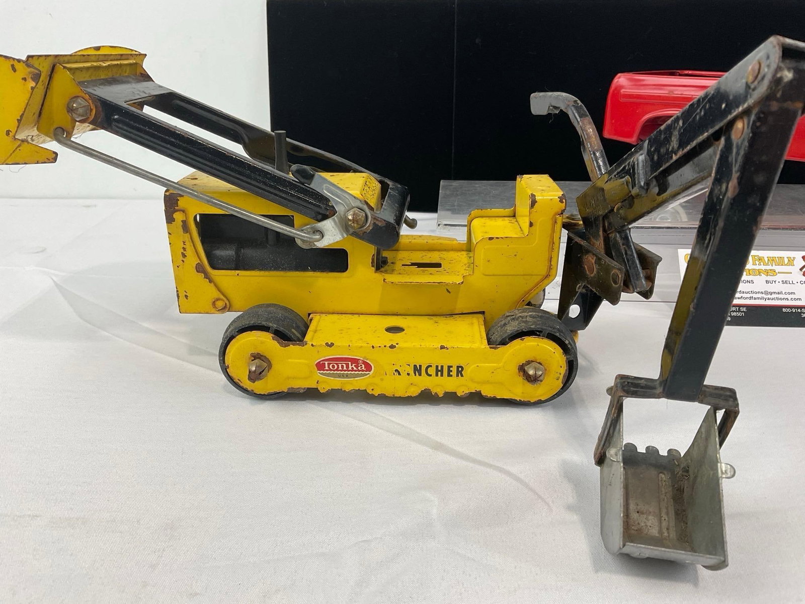 Pair of 1960s Pressed Steel Toys, Tonka Trencher No.534 Loader & Red Nylint Econoline Pickup Truck - 3