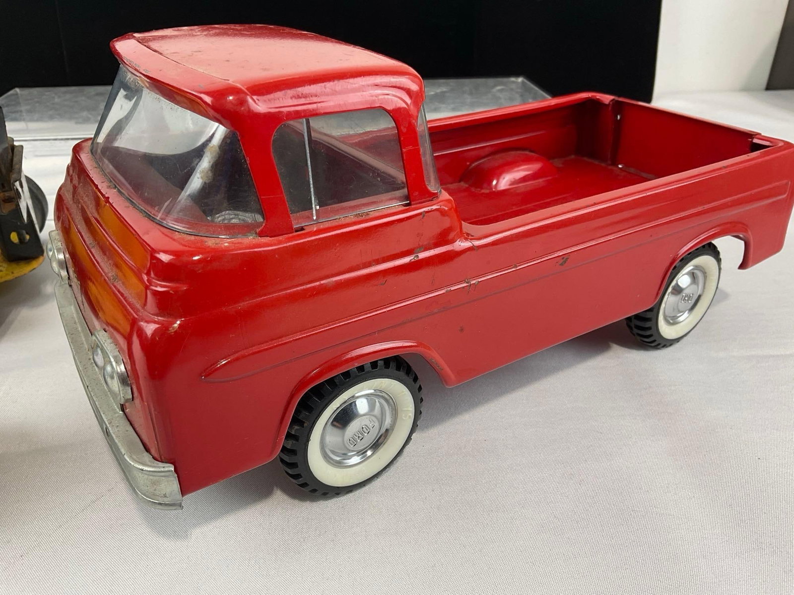 Pair of 1960s Pressed Steel Toys, Tonka Trencher No.534 Loader & Red Nylint Econoline Pickup Truck - 6