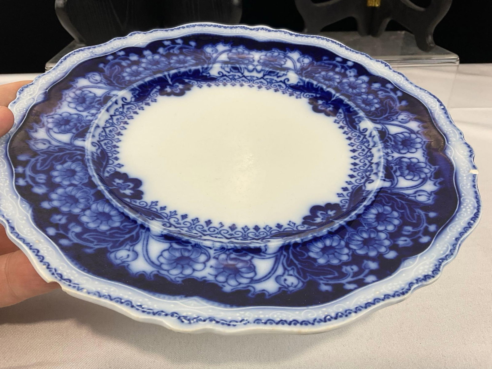 3 Flow Blue Plates, Watteau Burslem Doulton, Green & Co Gresley, & Johnson Bros, Pekin pattern - 7