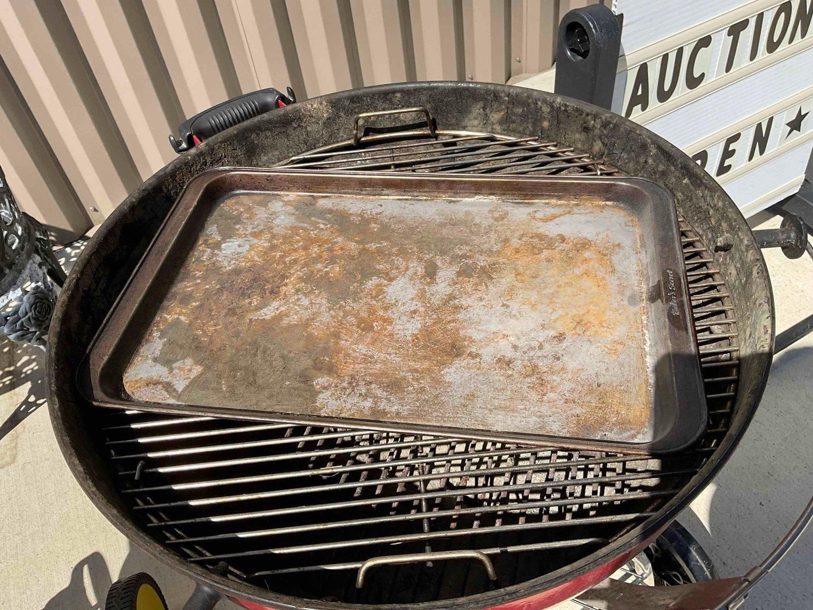 Weber Red Original Kettle Charcoal Barbecue Grill. Fair Condition. See pics. - 6