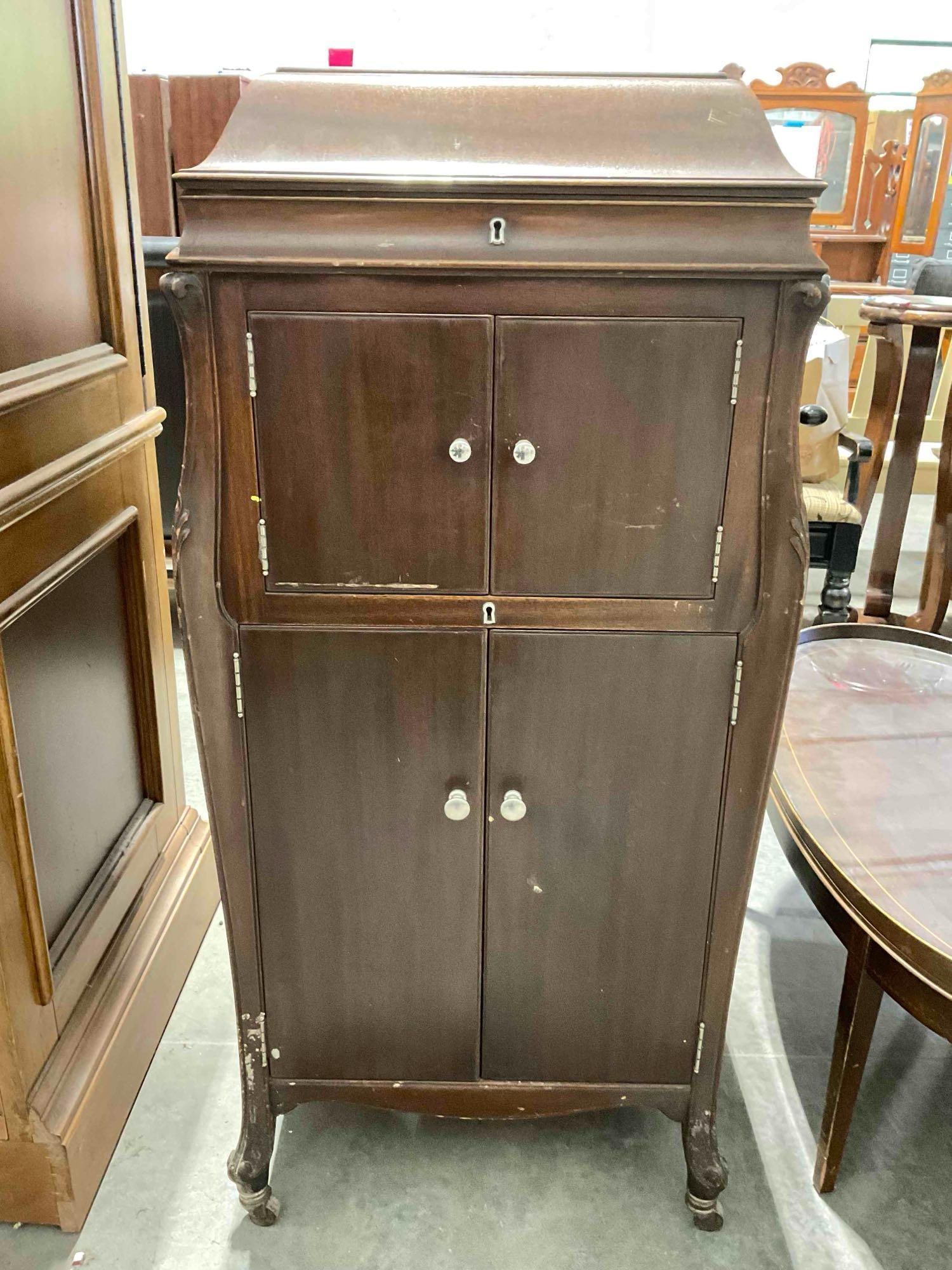 Antique Victor Talking Machine Co. Victrola Model VV-XIV w/ Uncounted Record Collection. (1 of 11)