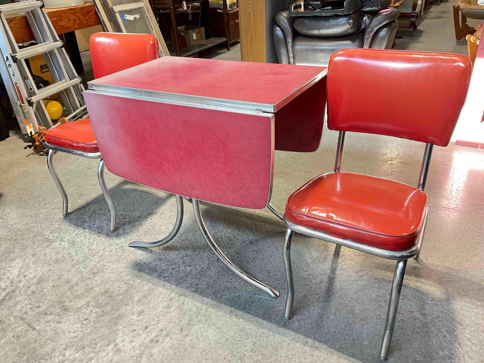 Vintage Mid Century Red Laminate & Chrome Drop Leaf Table w/ 2x Virtue Red Vinyl Chairs. - 3