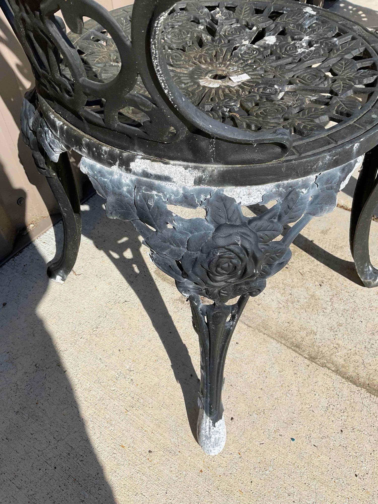 3 pcs Vintage Black Metal Rose Patterned Patio Bistro Furniture Set w/ Table & 2 Chairs. - 5