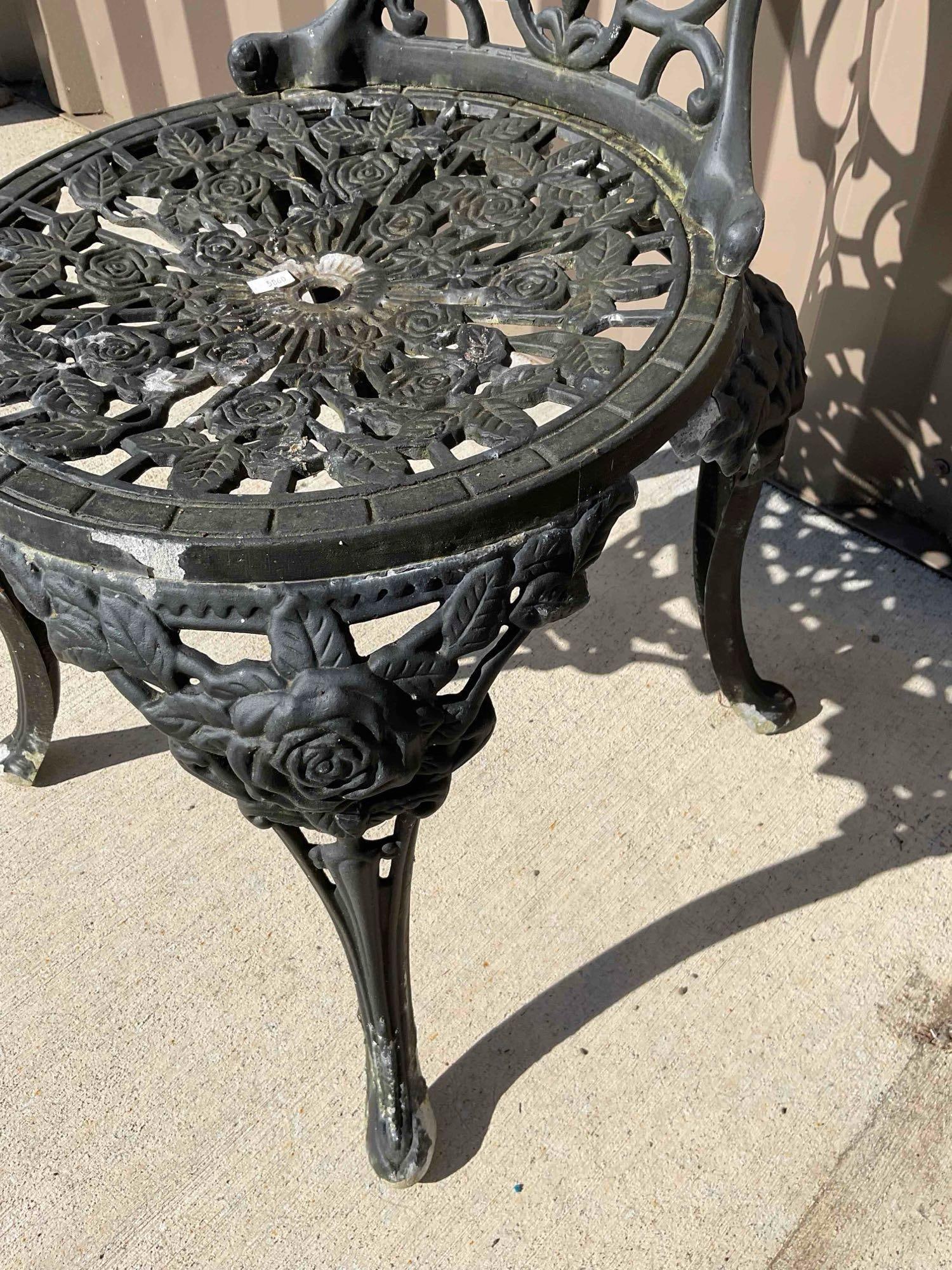 3 pcs Vintage Black Metal Rose Patterned Patio Bistro Furniture Set w/ Table & 2 Chairs. - 6