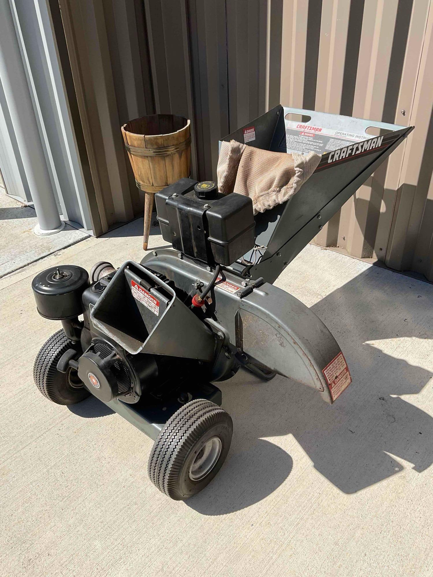 Vintage Craftsman 8 HP 3-Cutting Stage Mulching & Bagging Chipper/Shredder. Untested. - 2