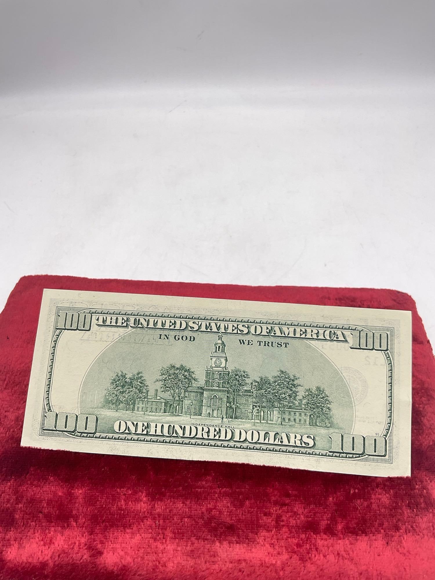 Uncirculated 1996 $100 Federal Reserve Note Crisp like new - 2