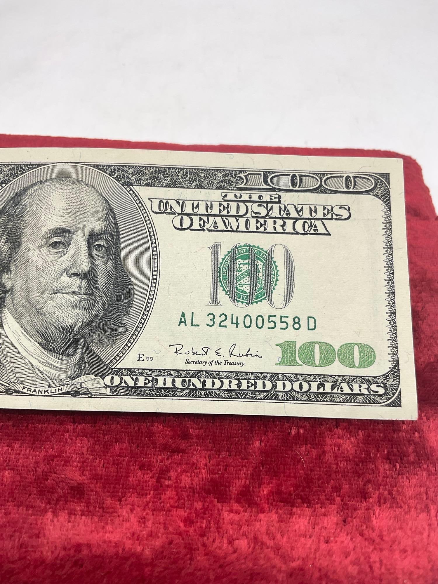 Uncirculated 1996 $100 Federal Reserve Note Crisp like new - 3