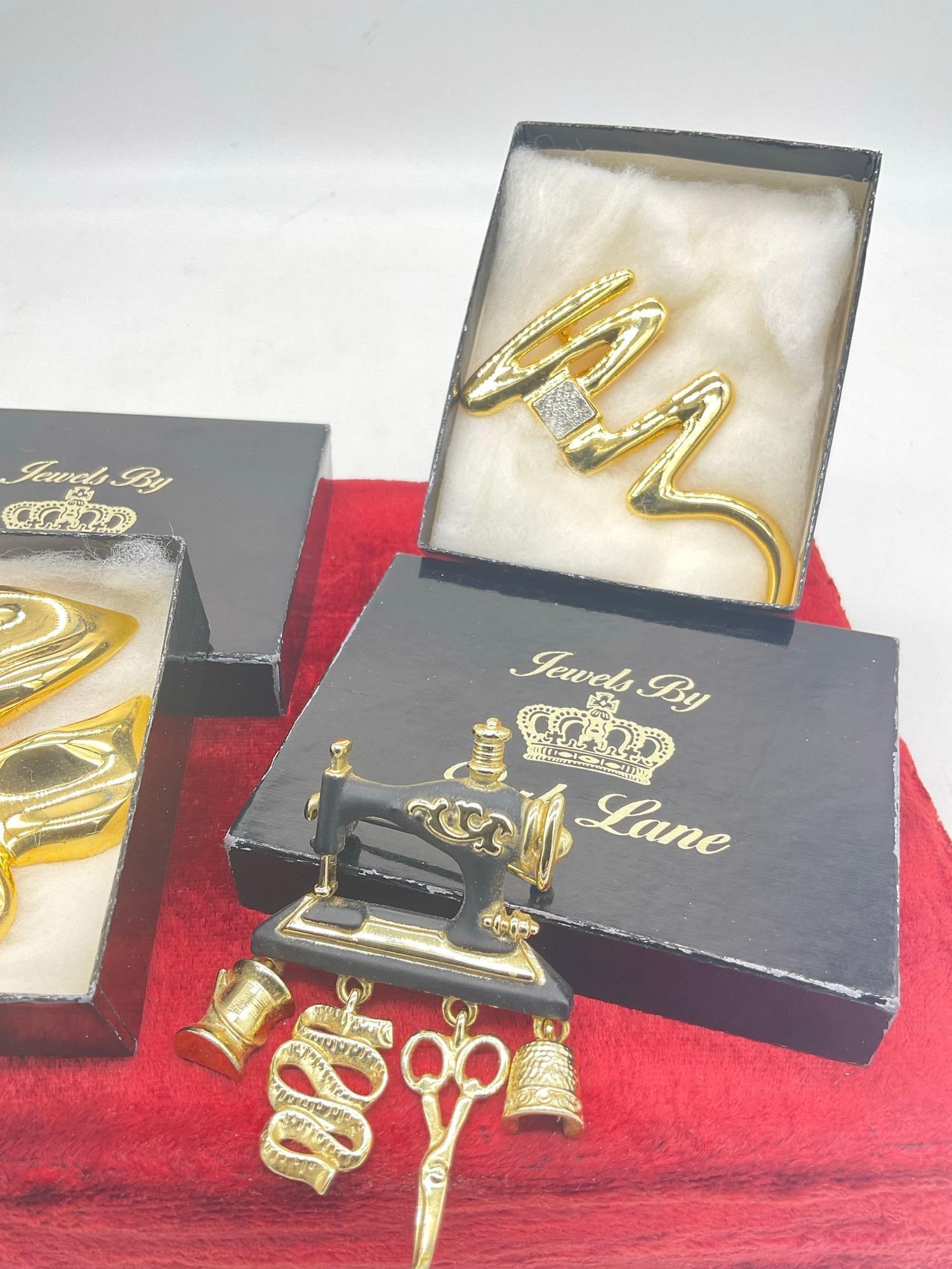 Park lane Brooches, Ribbon Bow & signed Zig Zag pave rhinestone + Danecraft Sewing machine w/ Cha... - 3