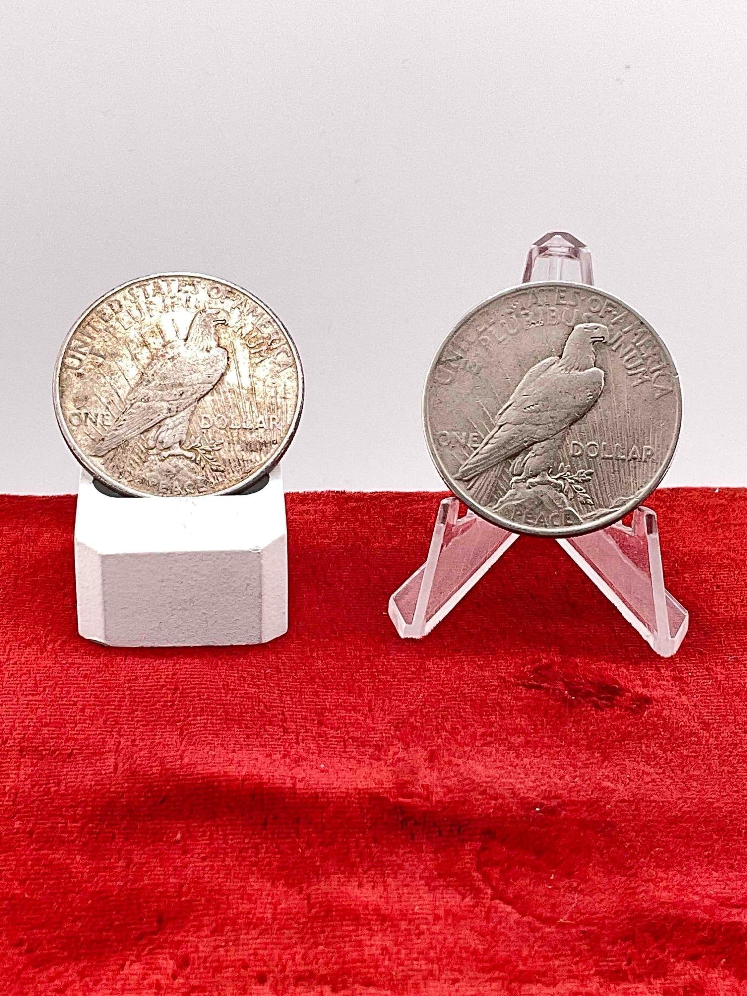 2 x Antique 1922 Silver Peace dollars Nice coins - 3
