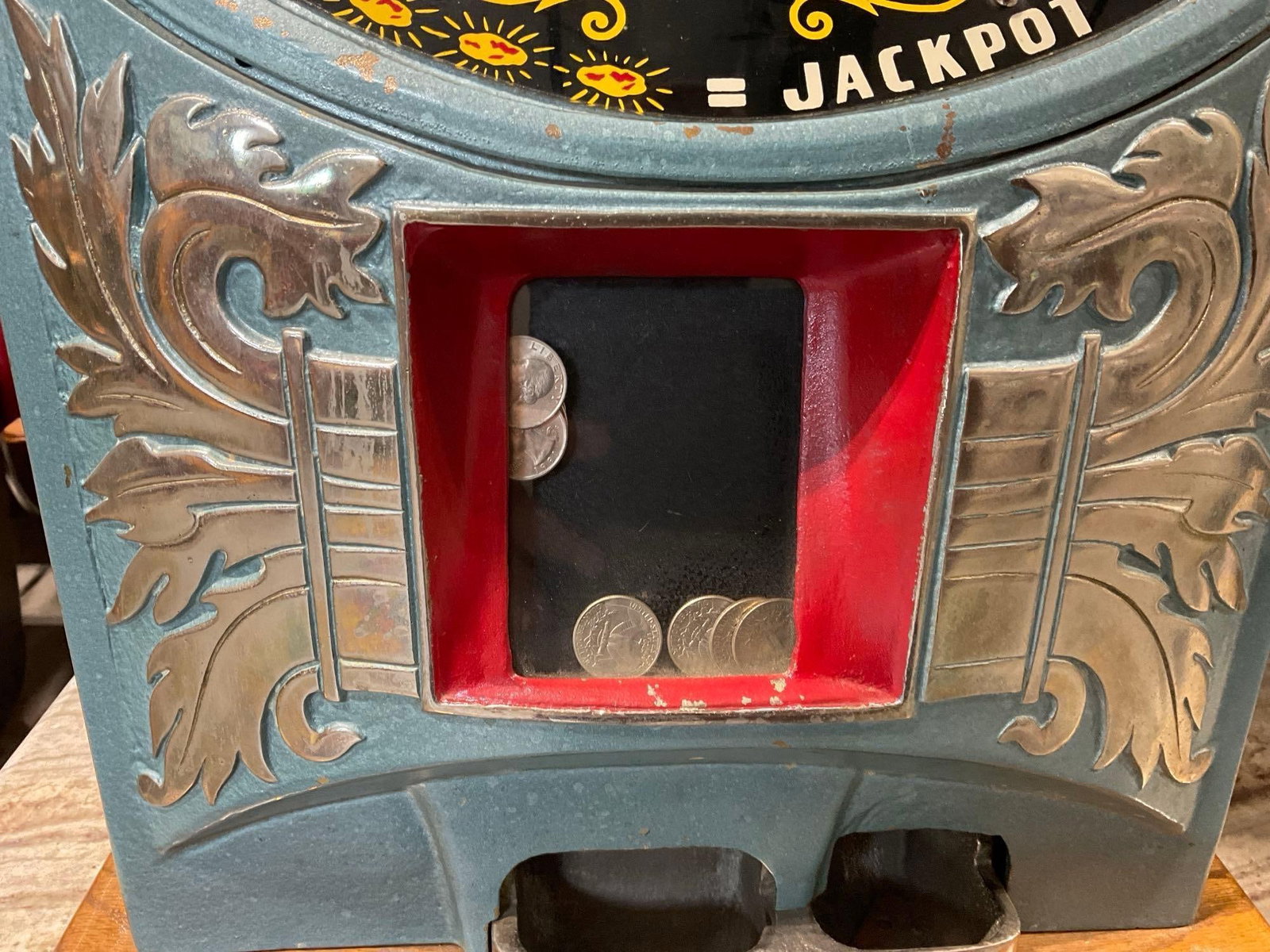 Vintage later 1940s Quarter 25 cent Mills Golden Nugget Mechanical Slot Machine, 27x18x16 inch - 4